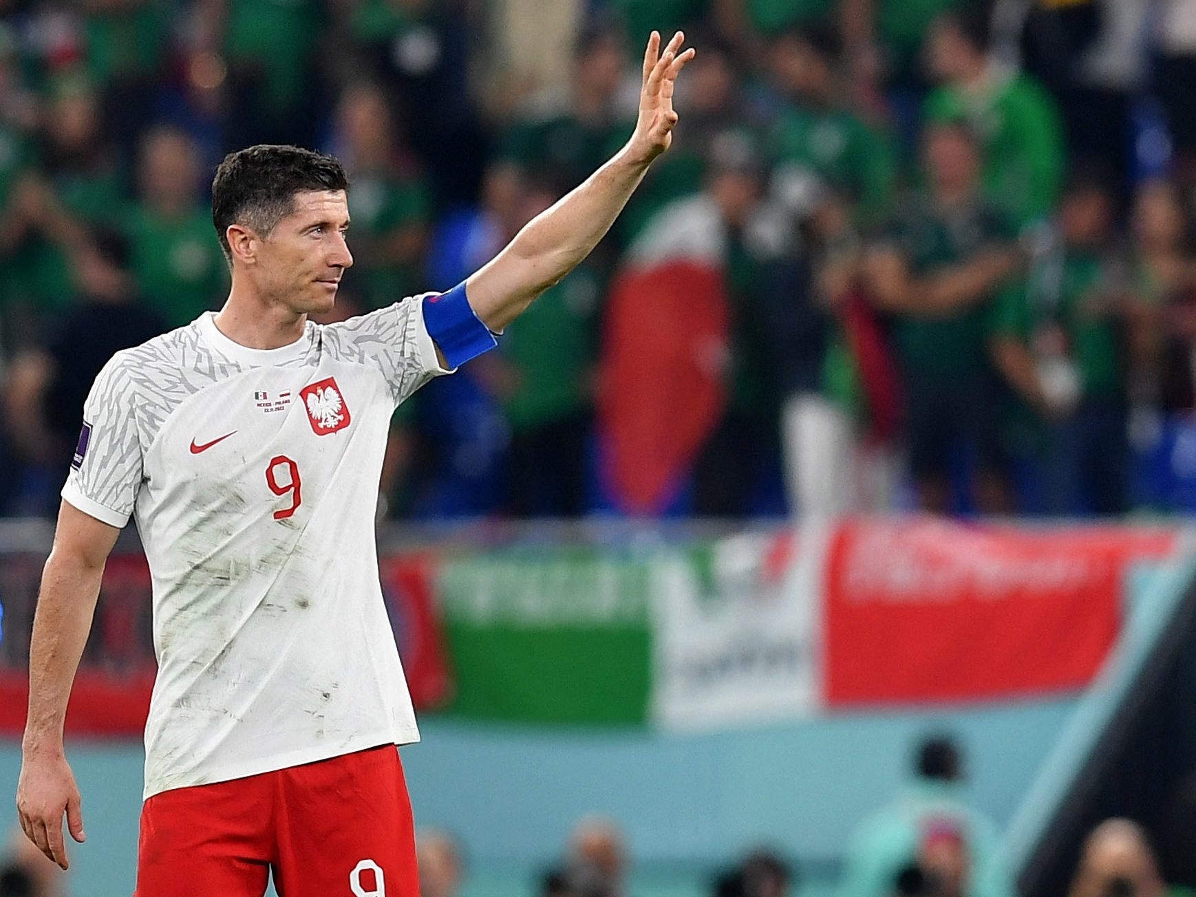 Lewandowski steht noch ohne Tor bei einer Fußball-WM da. Lewandowski steht noch ohne Tor bei einer Fußball-WM da.