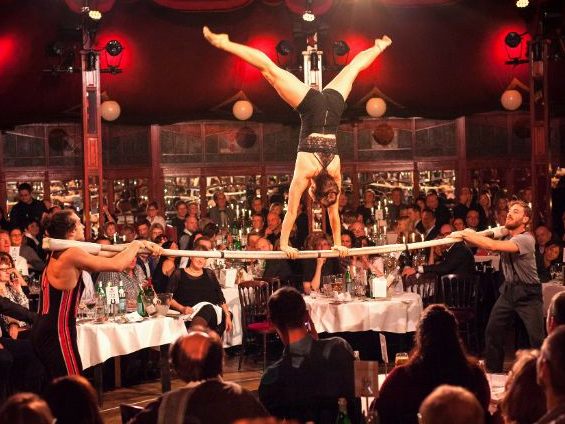 "Family Affairs" so heißt die neue Show, die am Donnerstag im Palazzo im Wiener Prater Premiere feiert. "Family Affairs" so heißt die neue Show, die am Donnerstag im Palazzo im Wiener Prater Premiere feiert.