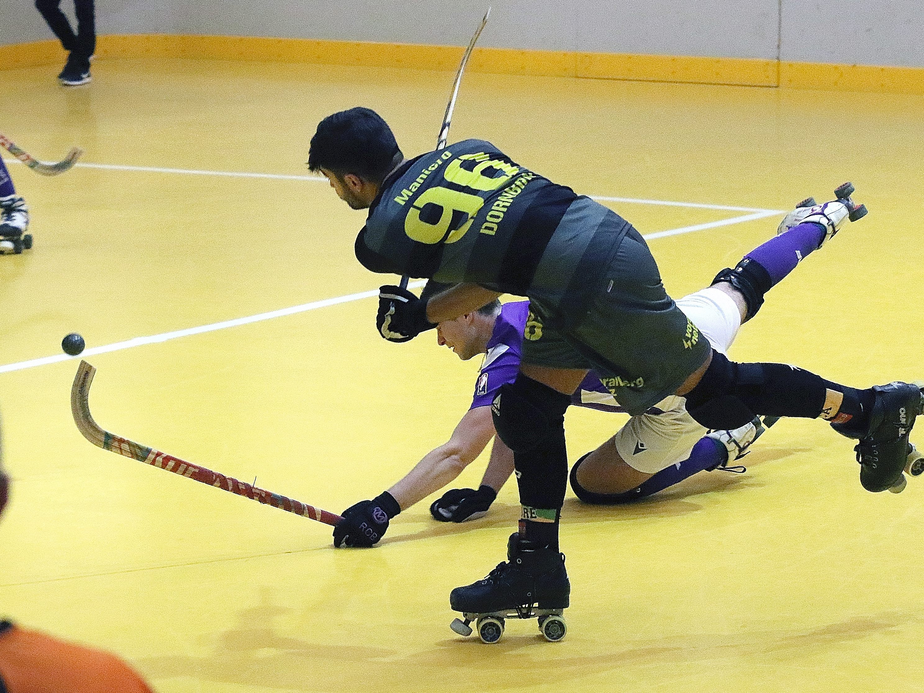 Das Publikum sah am Samstag eine äußerst spannende Rollhockey-Partie in der Dornbirner Stadthalle. Das Publikum sah am Samstag eine äußerst spannende Rollhockey-Partie in der Dornbirner Stadthalle.