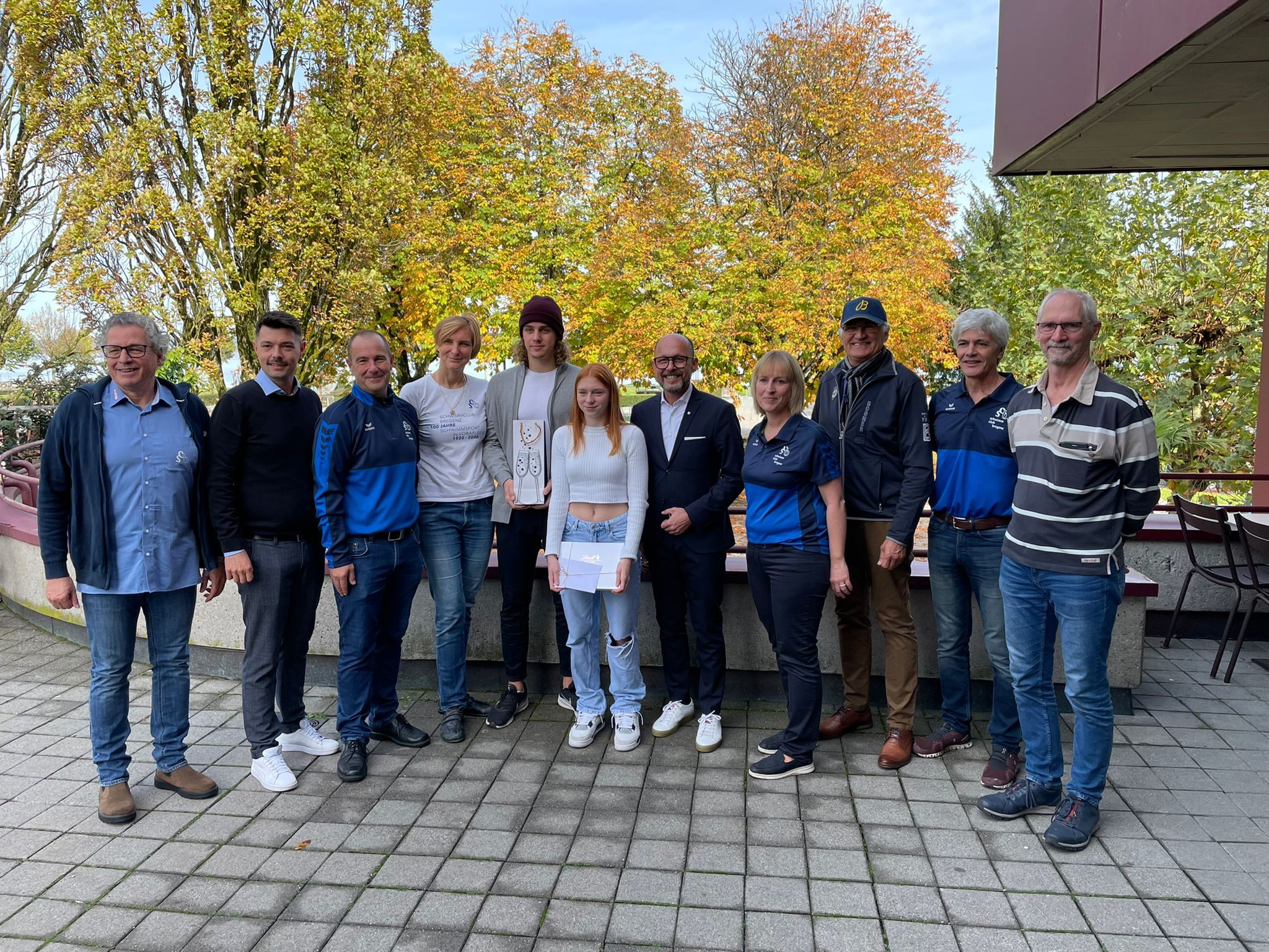 Anabel Huth und Linus Längle in Mitten der Gratulanten Anabel Huth und Linus Längle in Mitten der Gratulanten