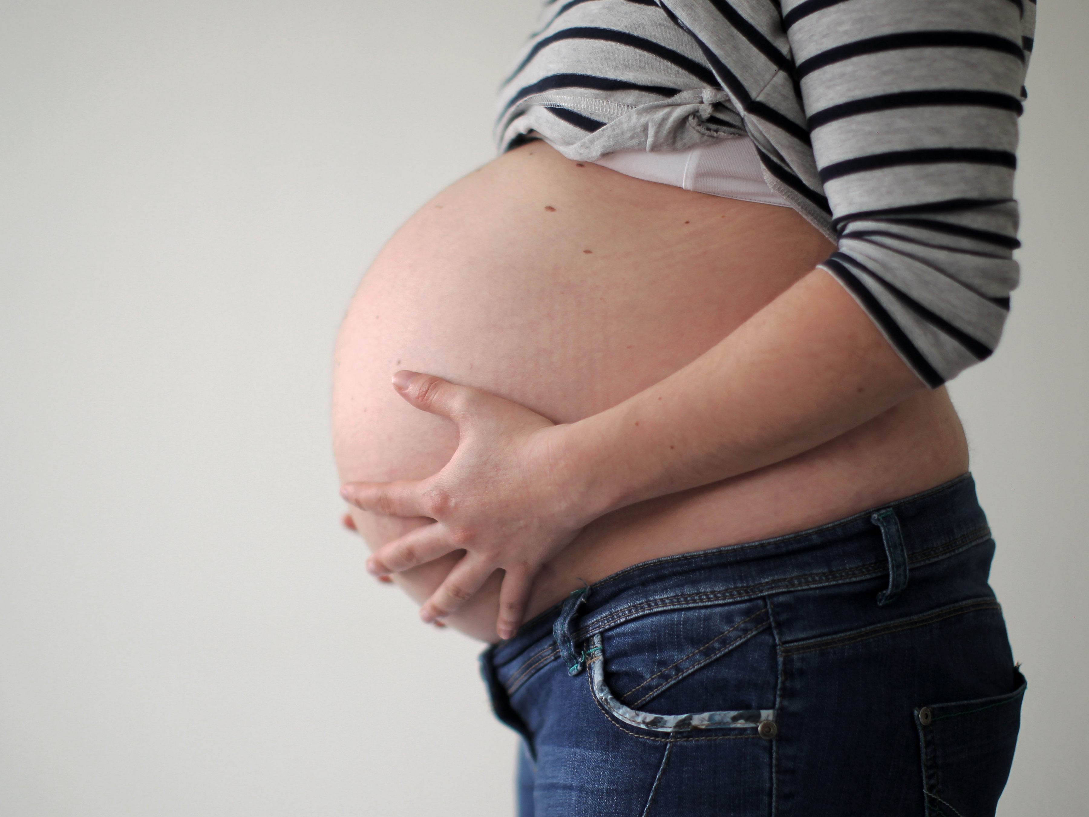 Eine neue Impfung für Schwangere soll Babys vor dem RSV-Virus schützen.