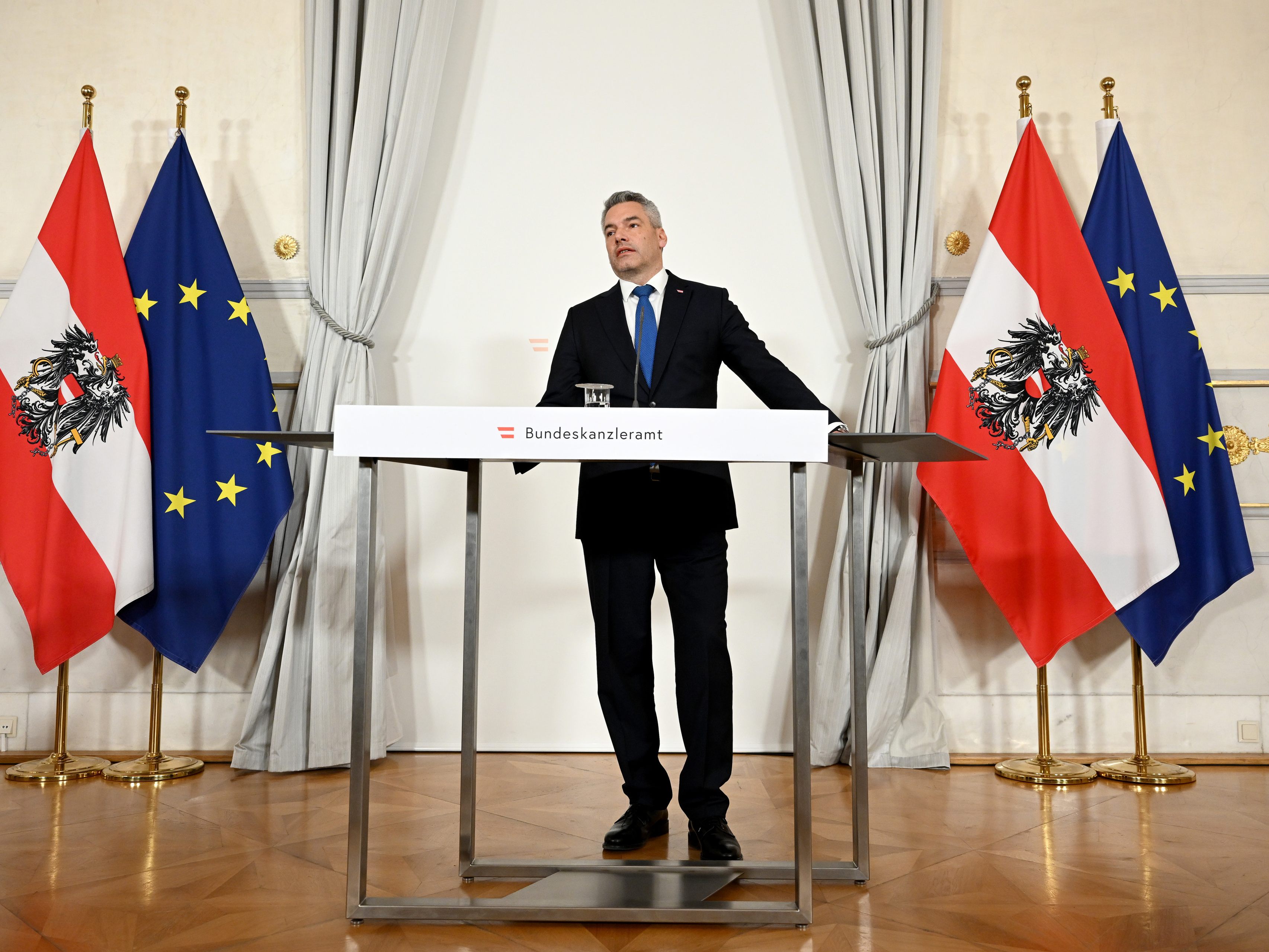 Bundeskanzler Karl Nehammer mahnt nach der Explosion einer Rakete in Polen zur Besonnenheit. Bundeskanzler Karl Nehammer mahnt nach der Explosion einer Rakete in Polen zur Besonnenheit.