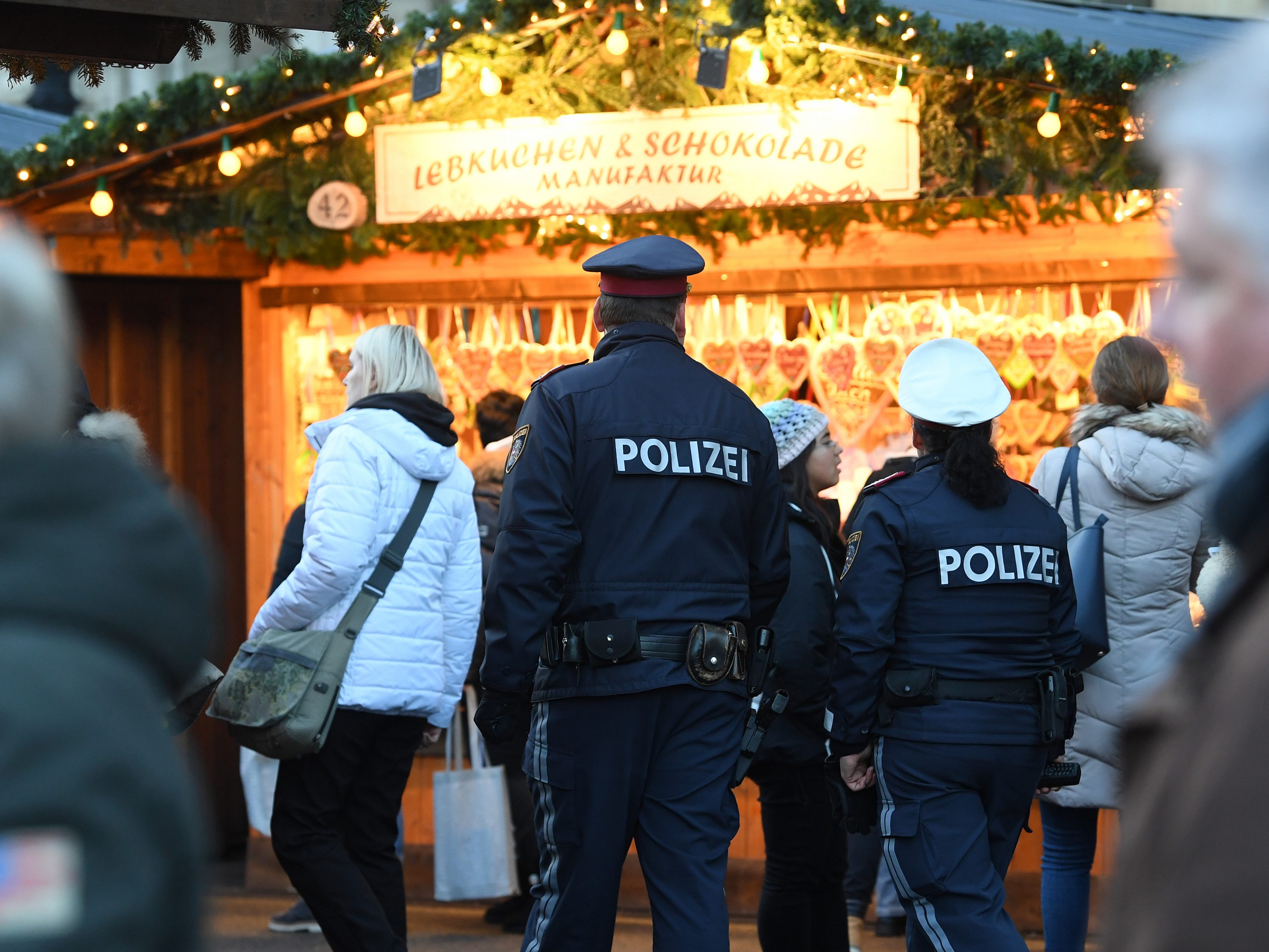 ÖAMTC-Experten raten dazu zu den Wiener Weihnachtsmärkten besser mit den Öffis anzureisen.