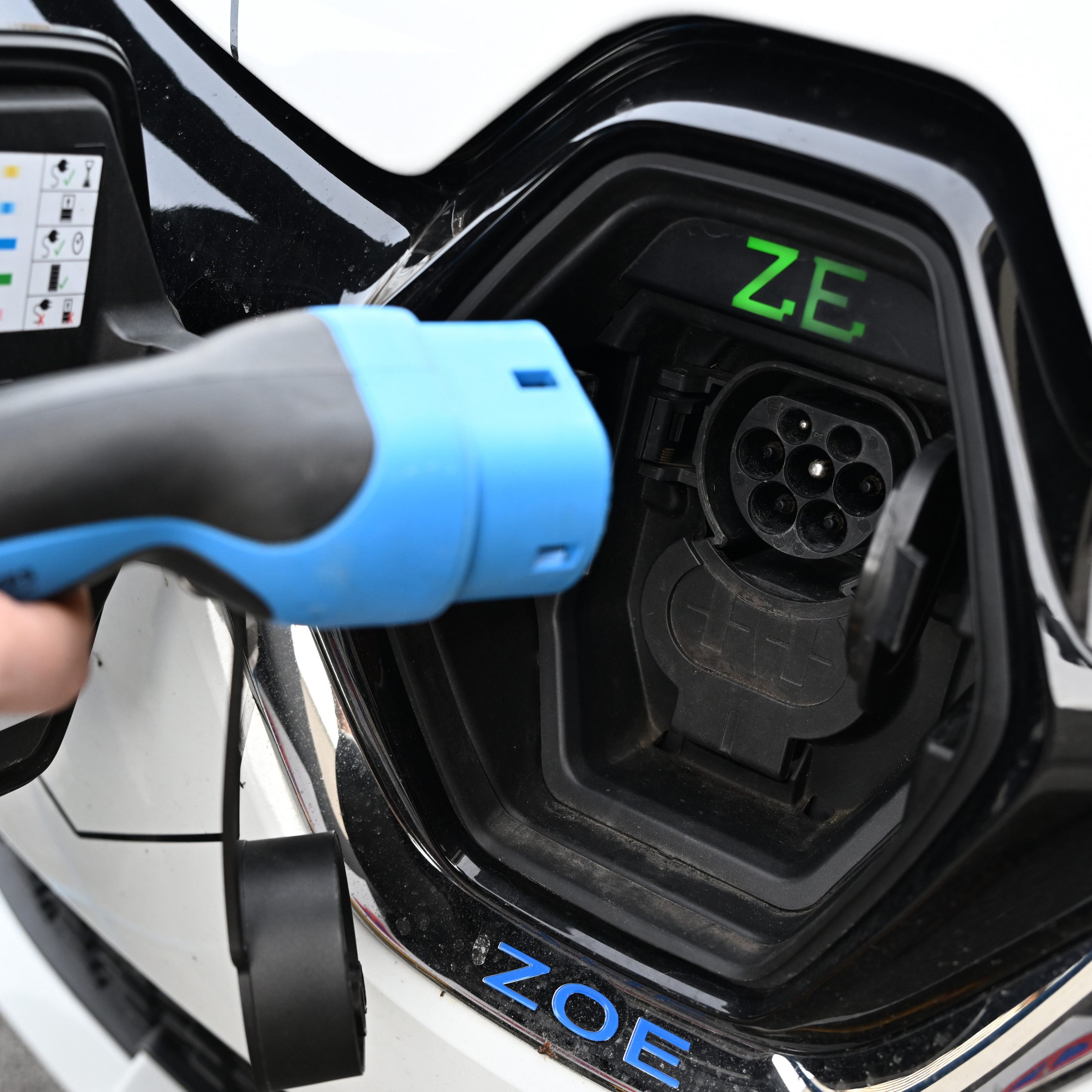 Die E-Control und die BWB sorgen sich um den Wettbewerb bei E-Ladesäulen in Österreich.