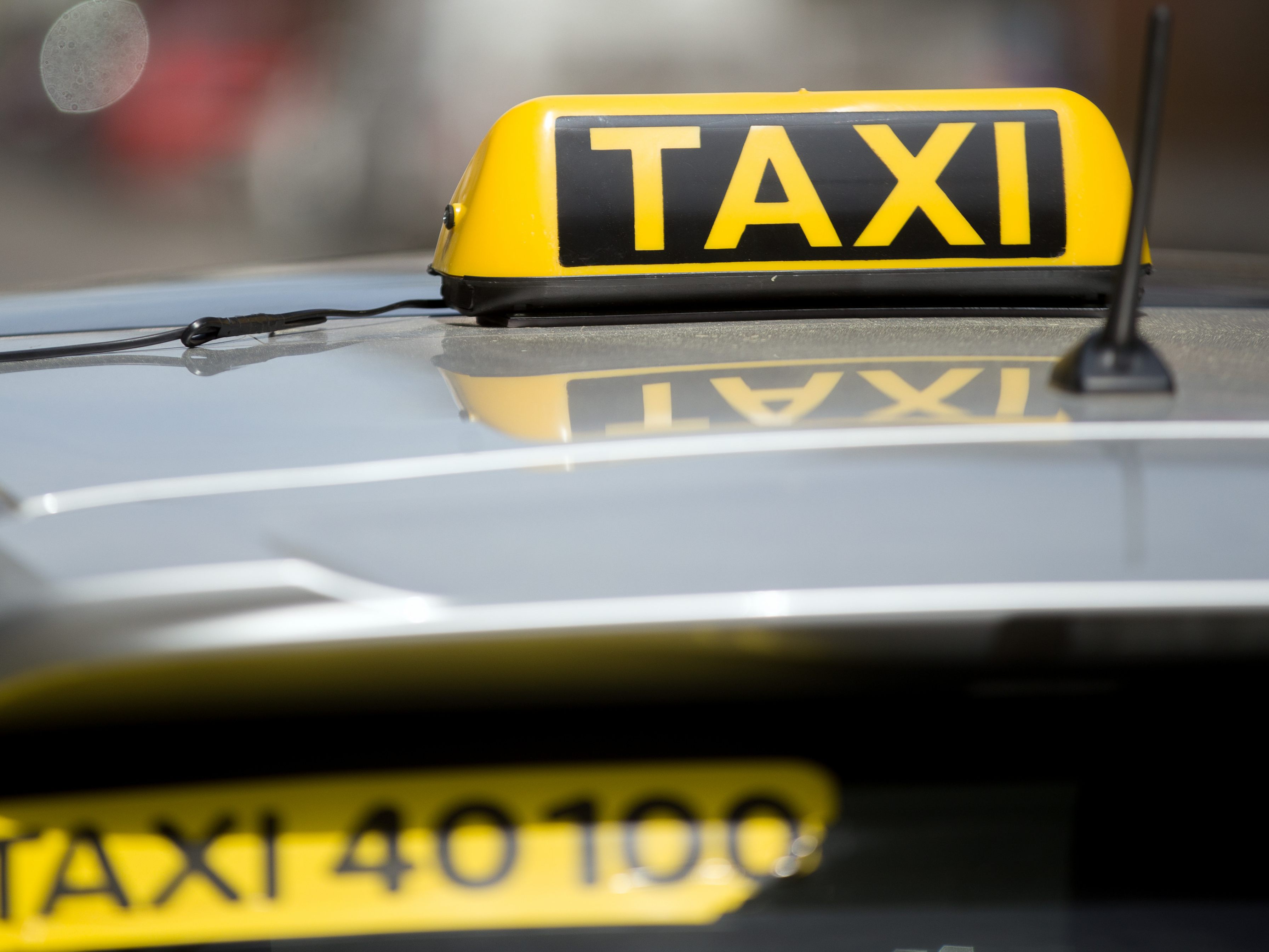 Jene 13-Jährige, die zwei Taxifahrer überfallen hatten, dürften weit mehr auf dem Kerbholz haben. Jene 13-Jährige, die zwei Taxifahrer überfallen hatten, dürften weit mehr auf dem Kerbholz haben.