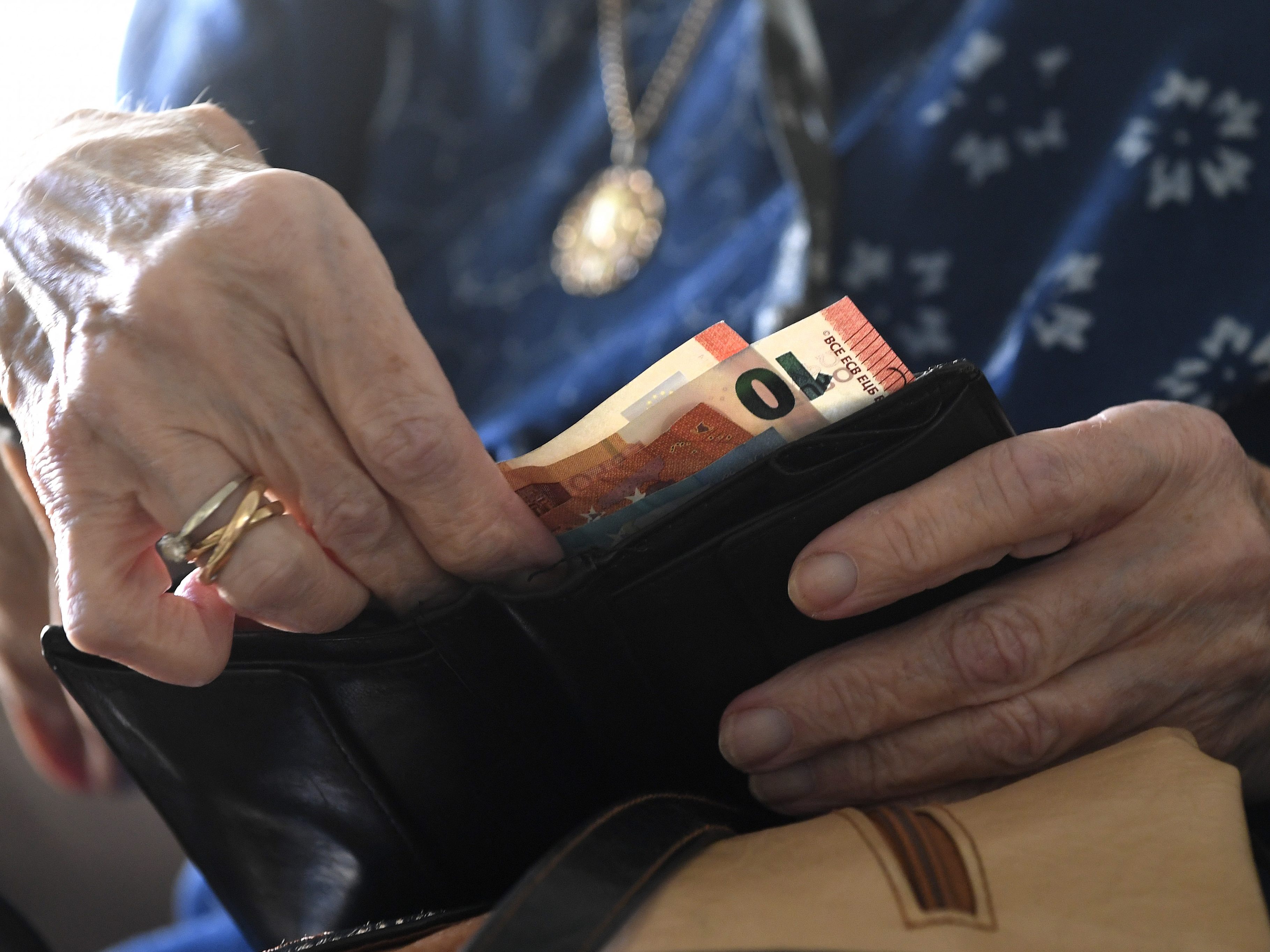 Frauen profitieren weniger von einem späteren Pensionsantritt als Männer in Österreich.