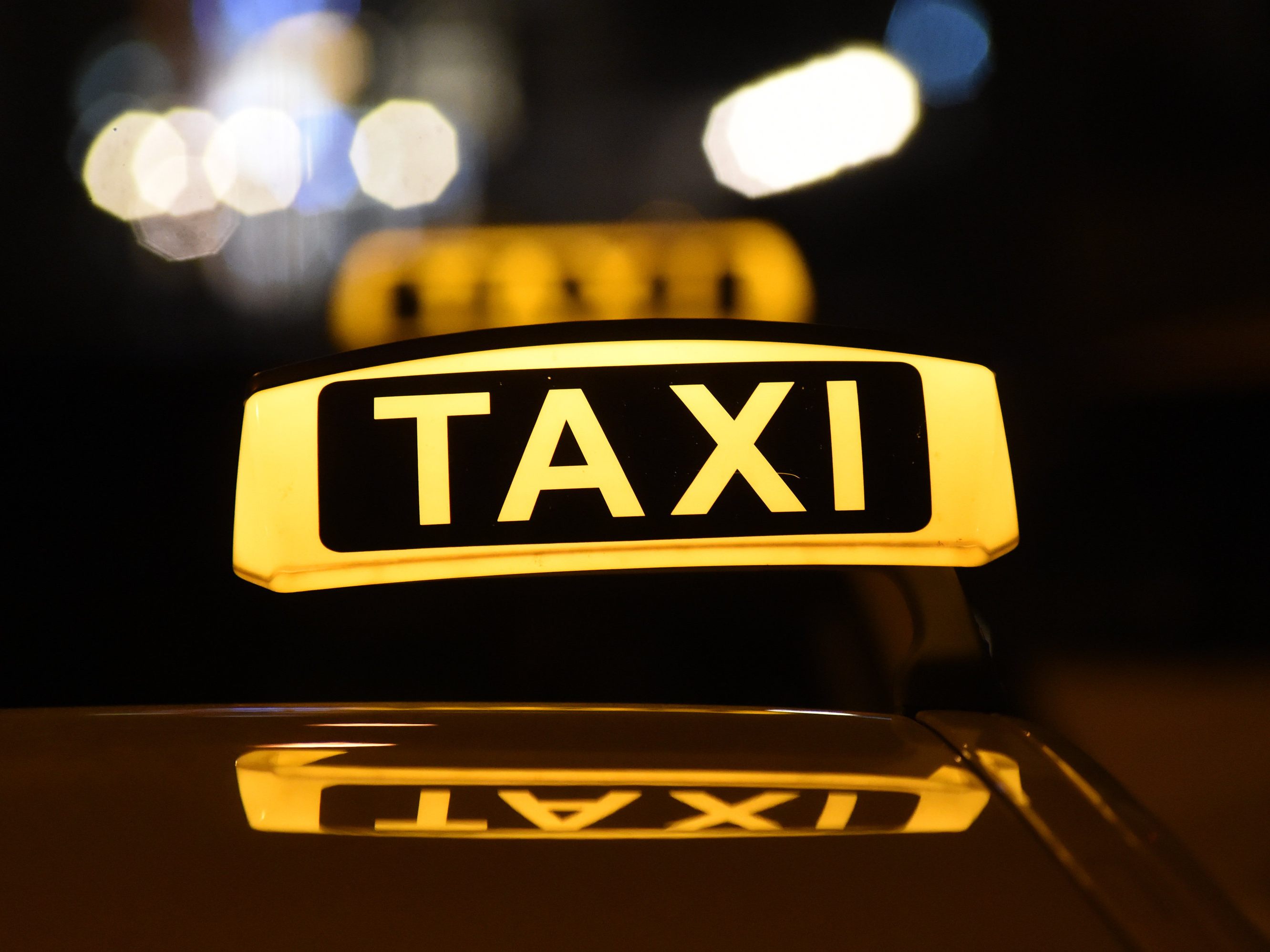 13-Jährige überfielen in OÖ in vier Tagen zwei Taxifahrer. 13-Jährige überfielen in OÖ in vier Tagen zwei Taxifahrer.