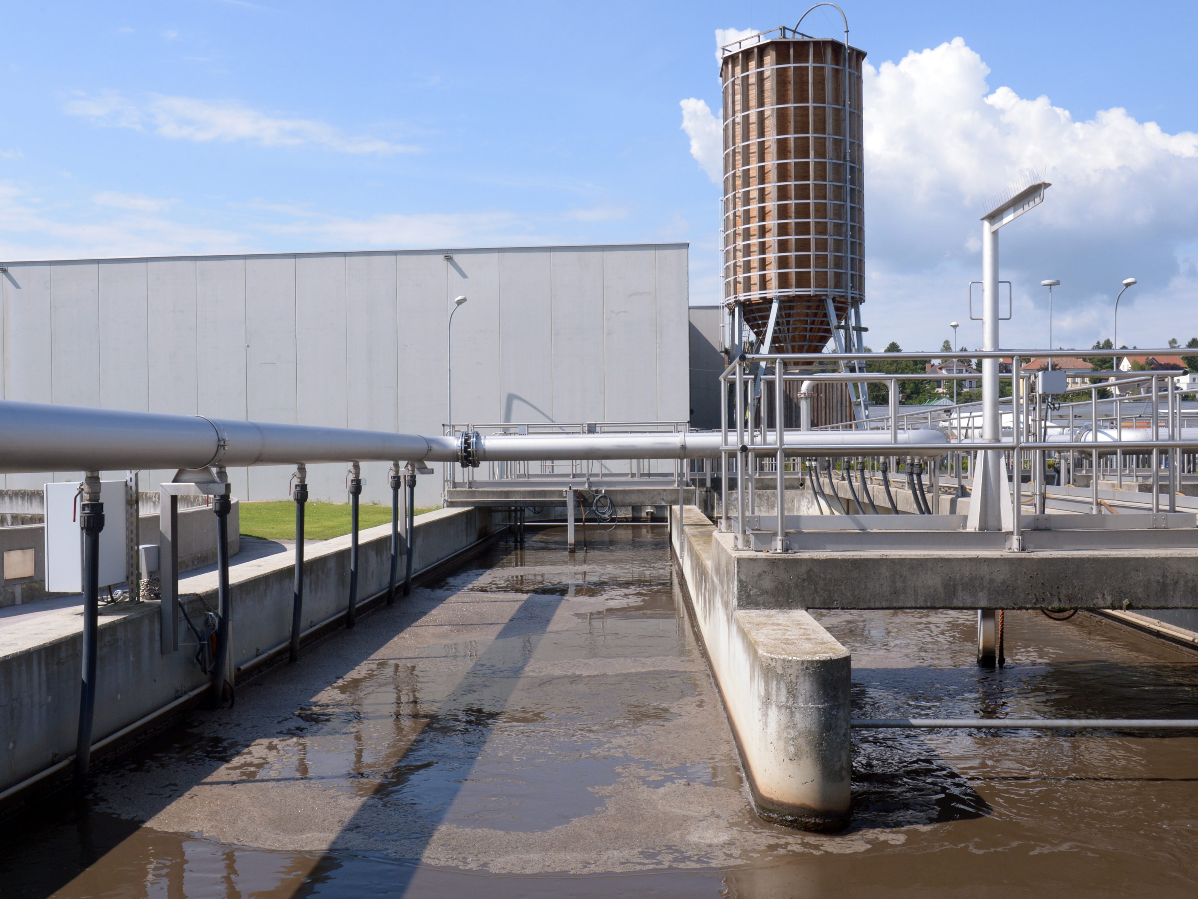 In den Bundesländern ist ein deutlicher Anstieg von Coronavirus-Nachweisen im Abwasser verzeichnet worden. In den Bundesländern ist ein deutlicher Anstieg von Coronavirus-Nachweisen im Abwasser verzeichnet worden.