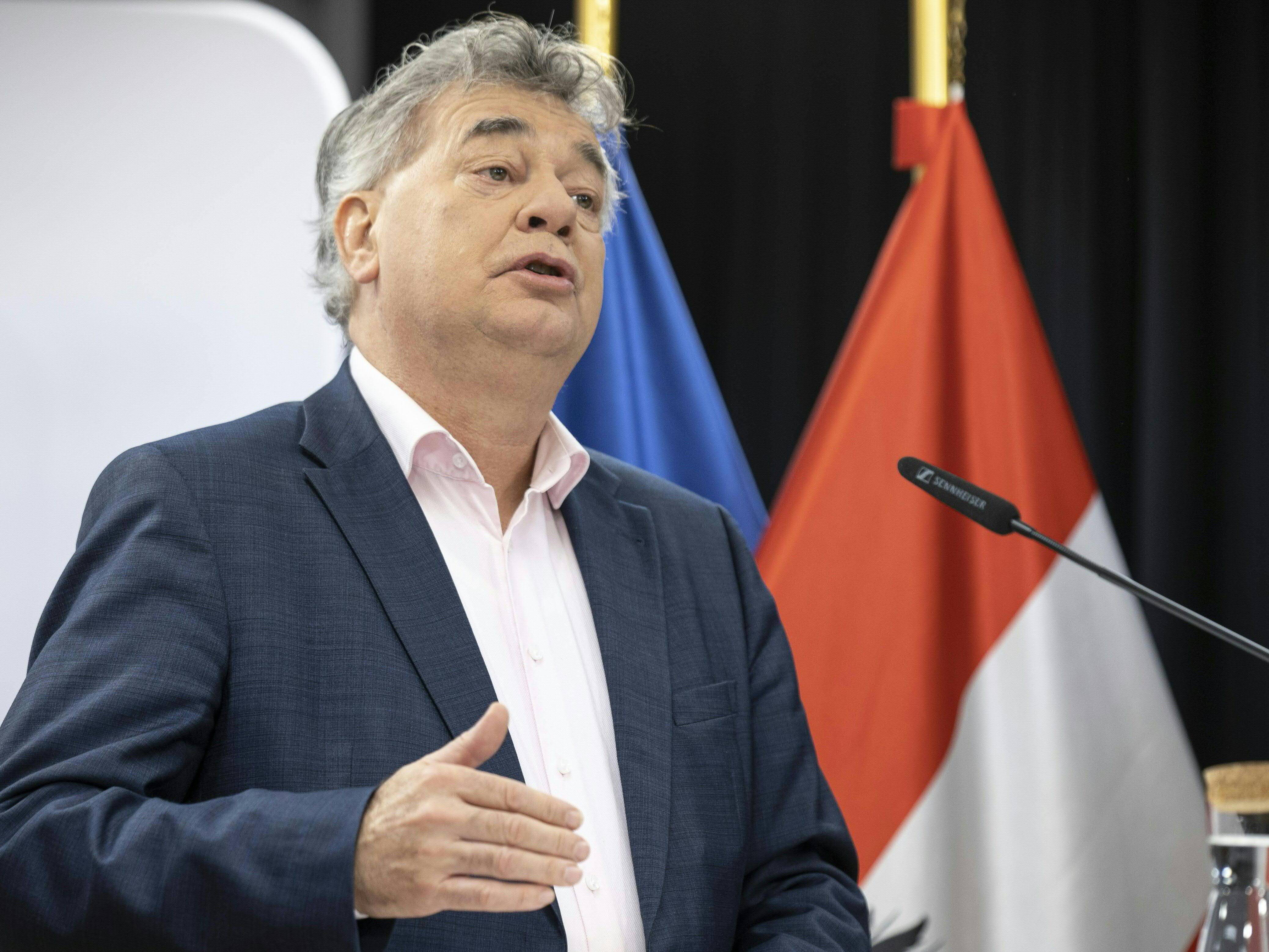 Die Grünen unterstützen kein Veto Österreichs gegen einen Schengen-Beitritt Rumäniens und Bulgariens, so Werner Kogler. Die Grünen unterstützen kein Veto Österreichs gegen einen Schengen-Beitritt Rumäniens und Bulgariens, so Werner Kogler.