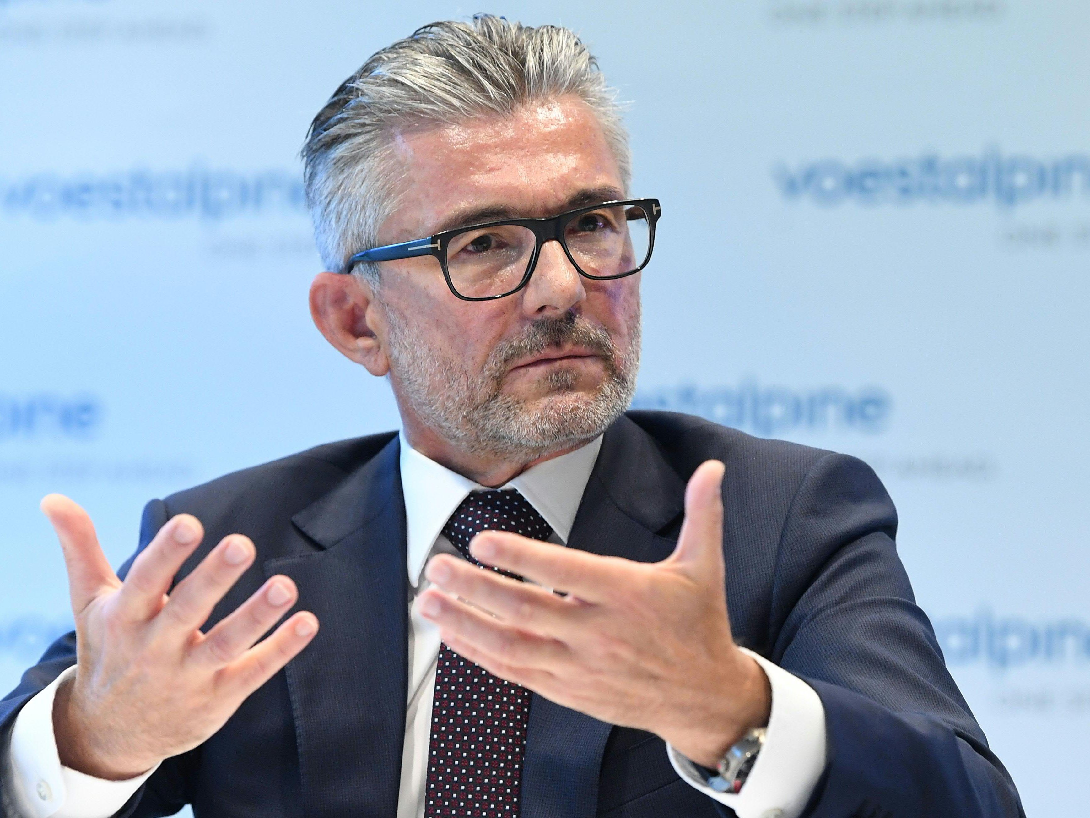 Für Voest-Chef Herbert Eibensteiner kommen die Hilfen für Firmen zu langsam.