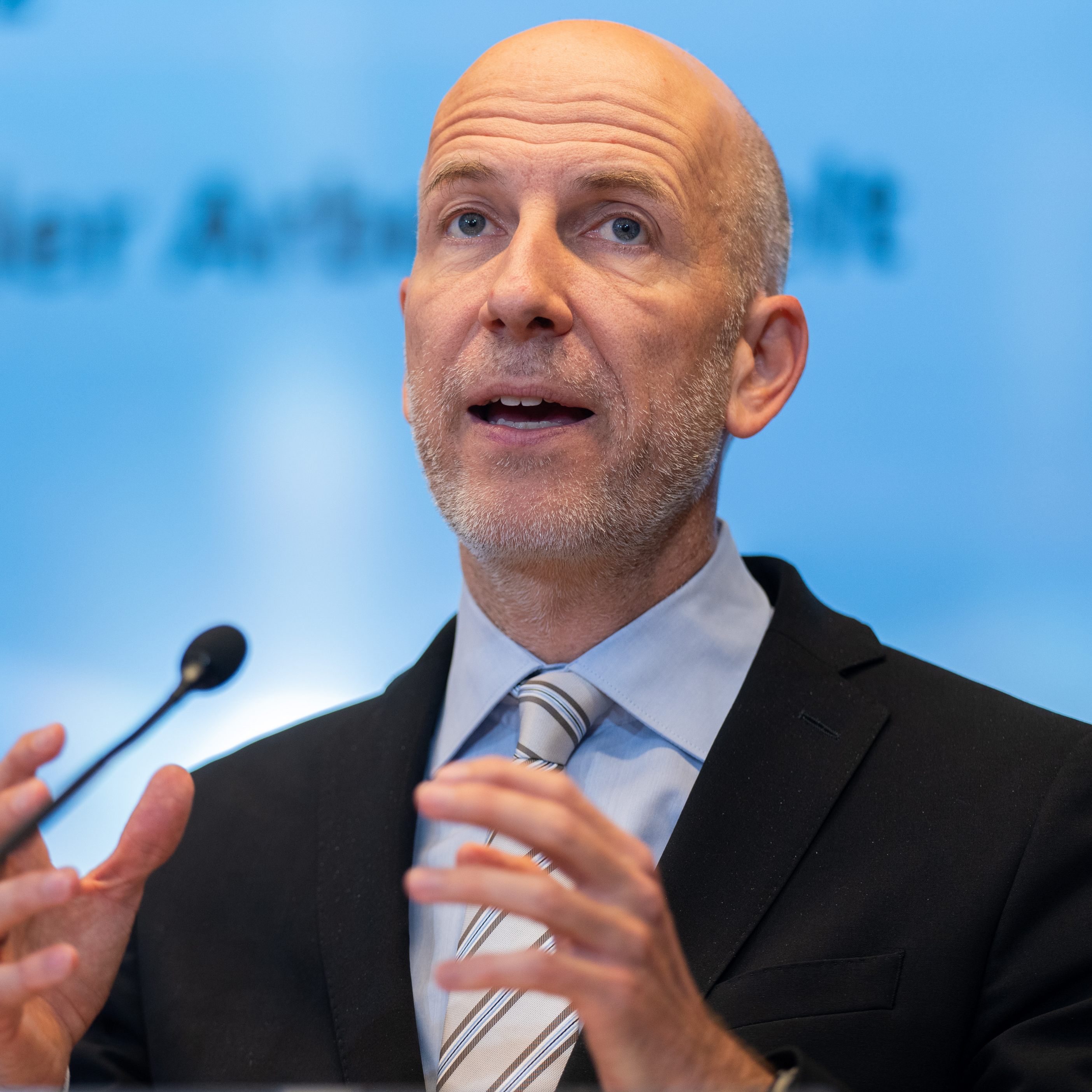 Laut Wirtschaftsminister Martin Kocher soll der Energiekostenzuschuss die steigenden Preise abfedern.
