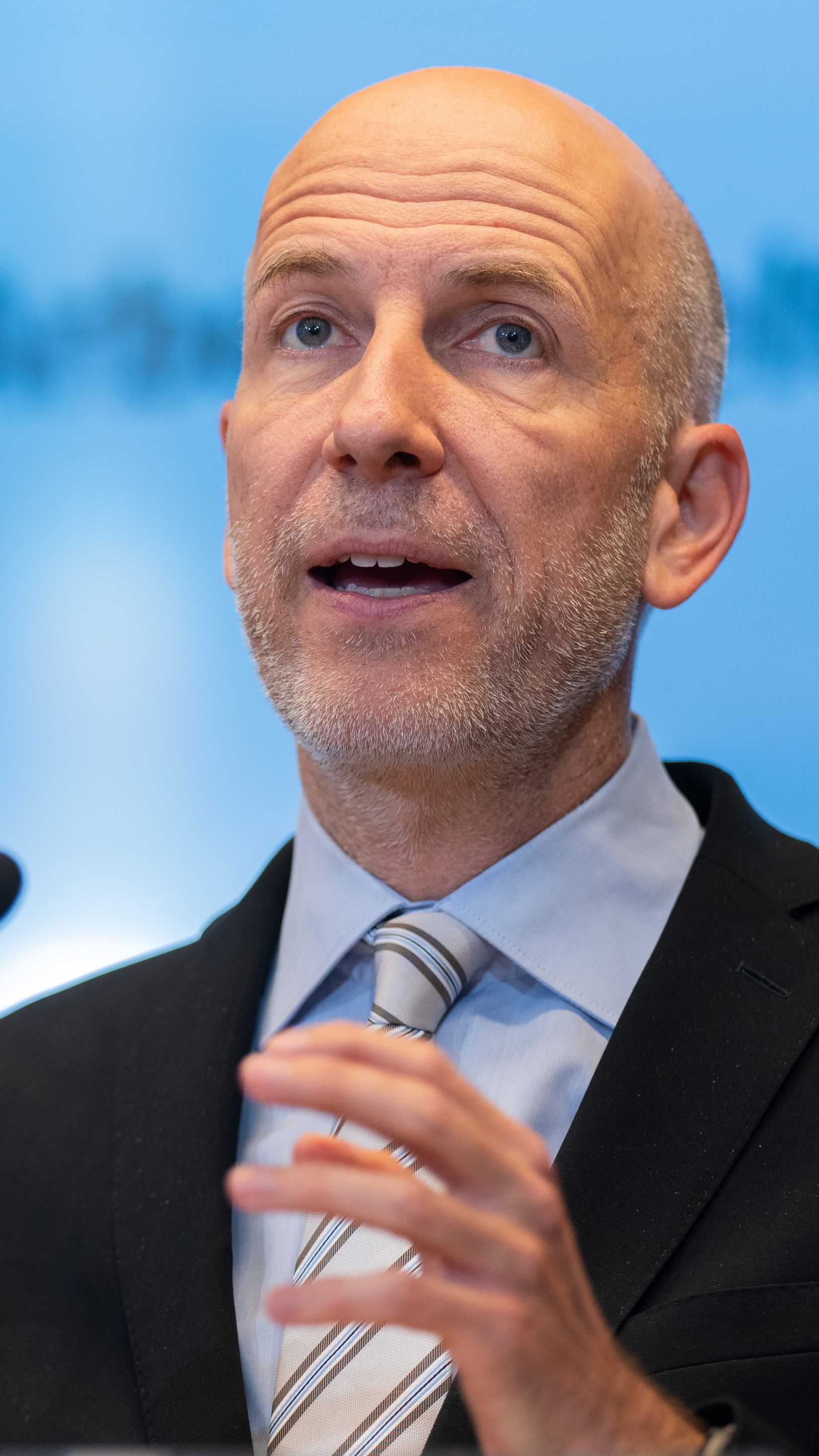 Laut Wirtschaftsminister Martin Kocher soll der Energiekostenzuschuss die steigenden Preise abfedern.
