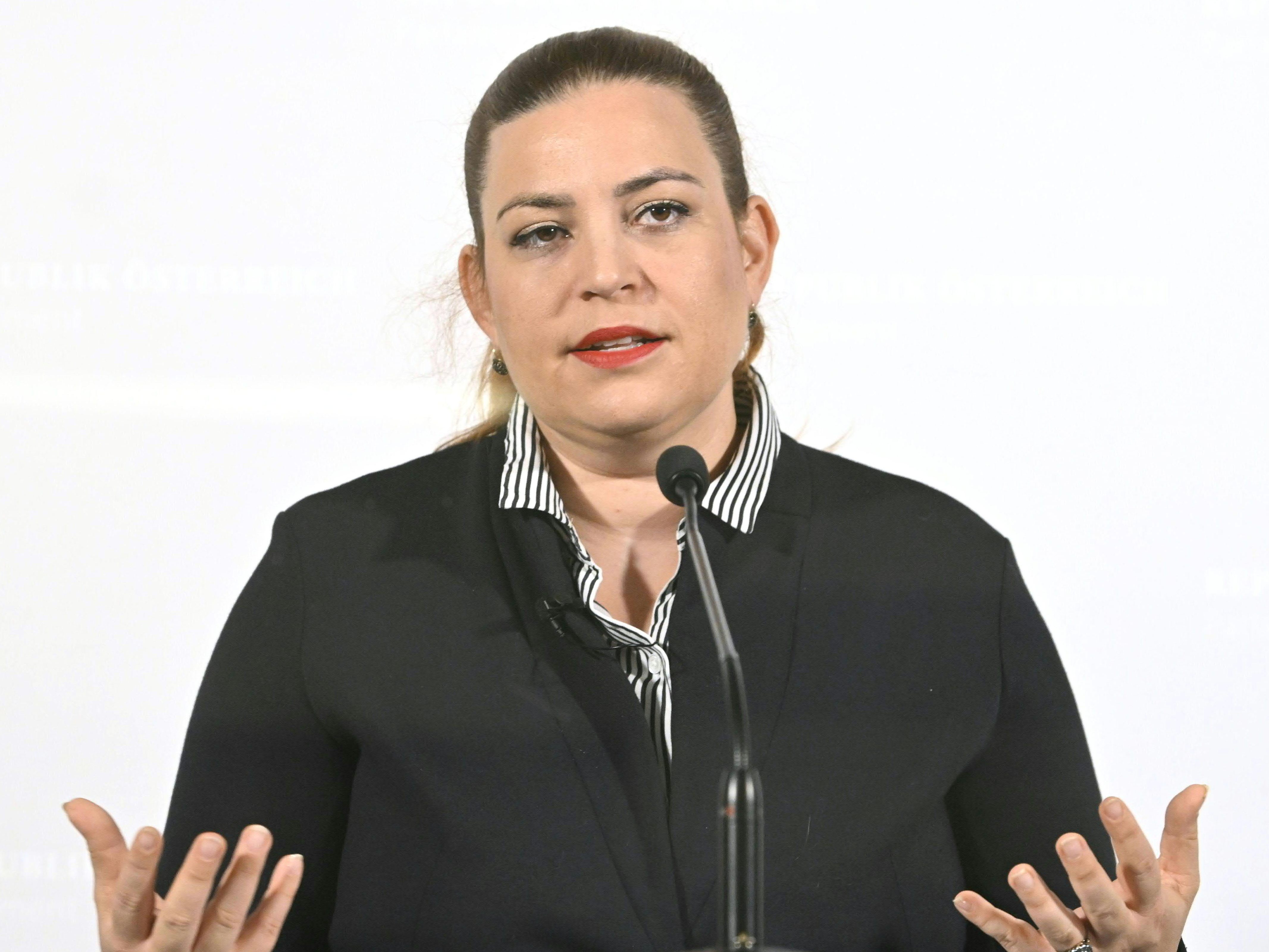 Grün-Politikerin Nina Tomaselli kritisierte die ÖVP. Grün-Politikerin Nina Tomaselli kritisierte die ÖVP.