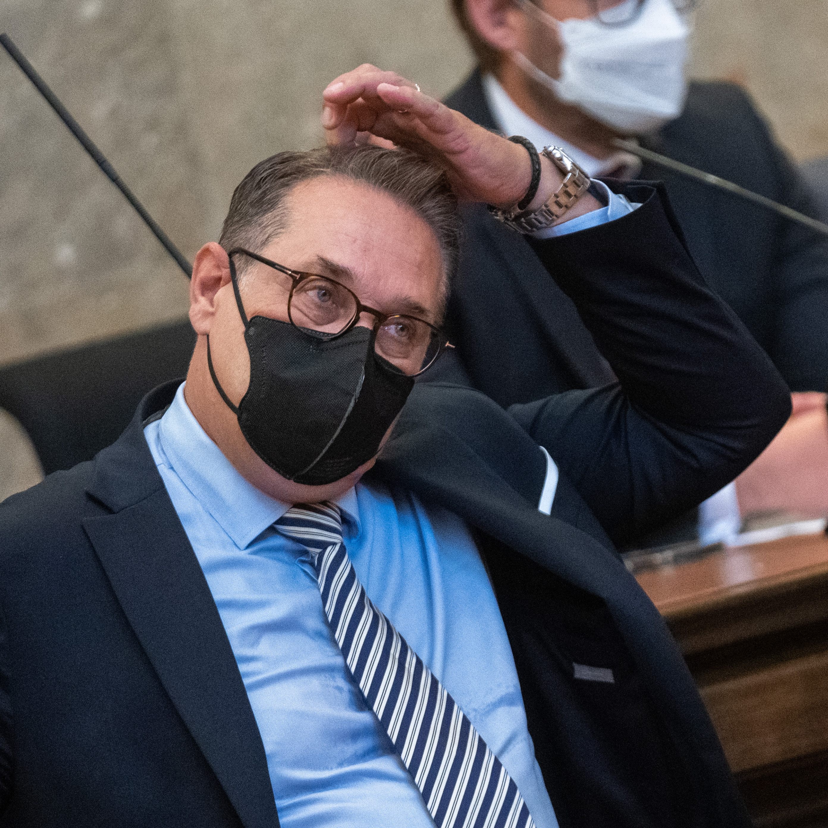 Heinz-Christian Strache spricht über die Umfärbung des ORF bei PULS24.