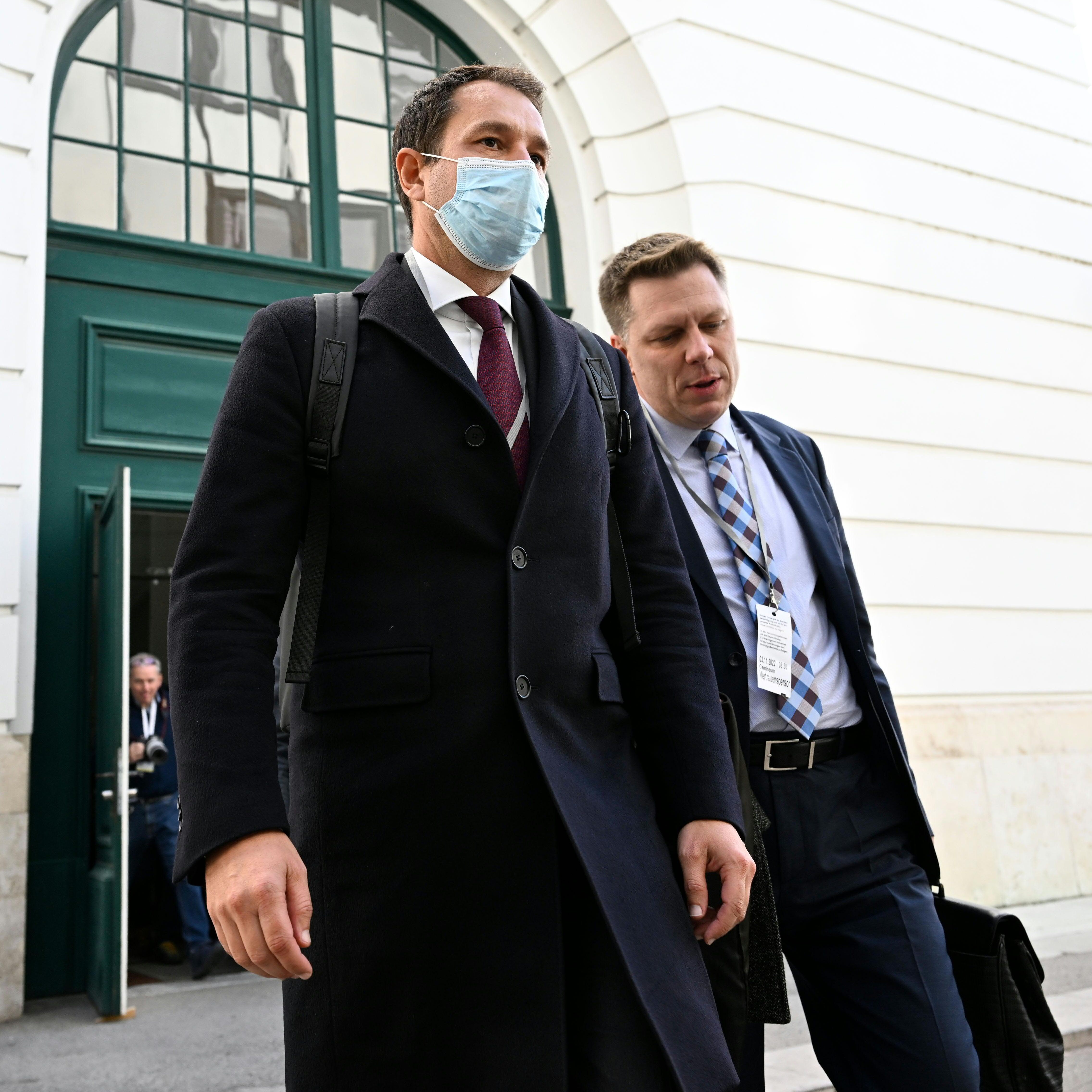 Thomas Schmid (Ex-ÖBAG-Chef) und sein Anwalt Roland Kier beim U-Ausschuss am Donnerstag.