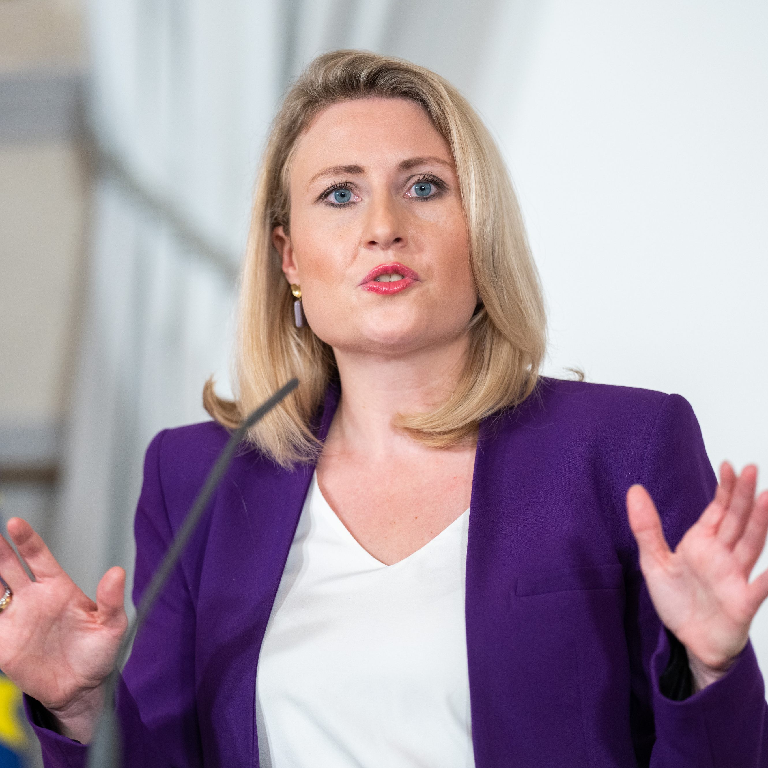 Medienministerin Susanne Raab (ÖVP) kündigte am Mittwoch an, dass terroritische Online-Inhalte künftig bei der Kommaustria gemeldet werden können.