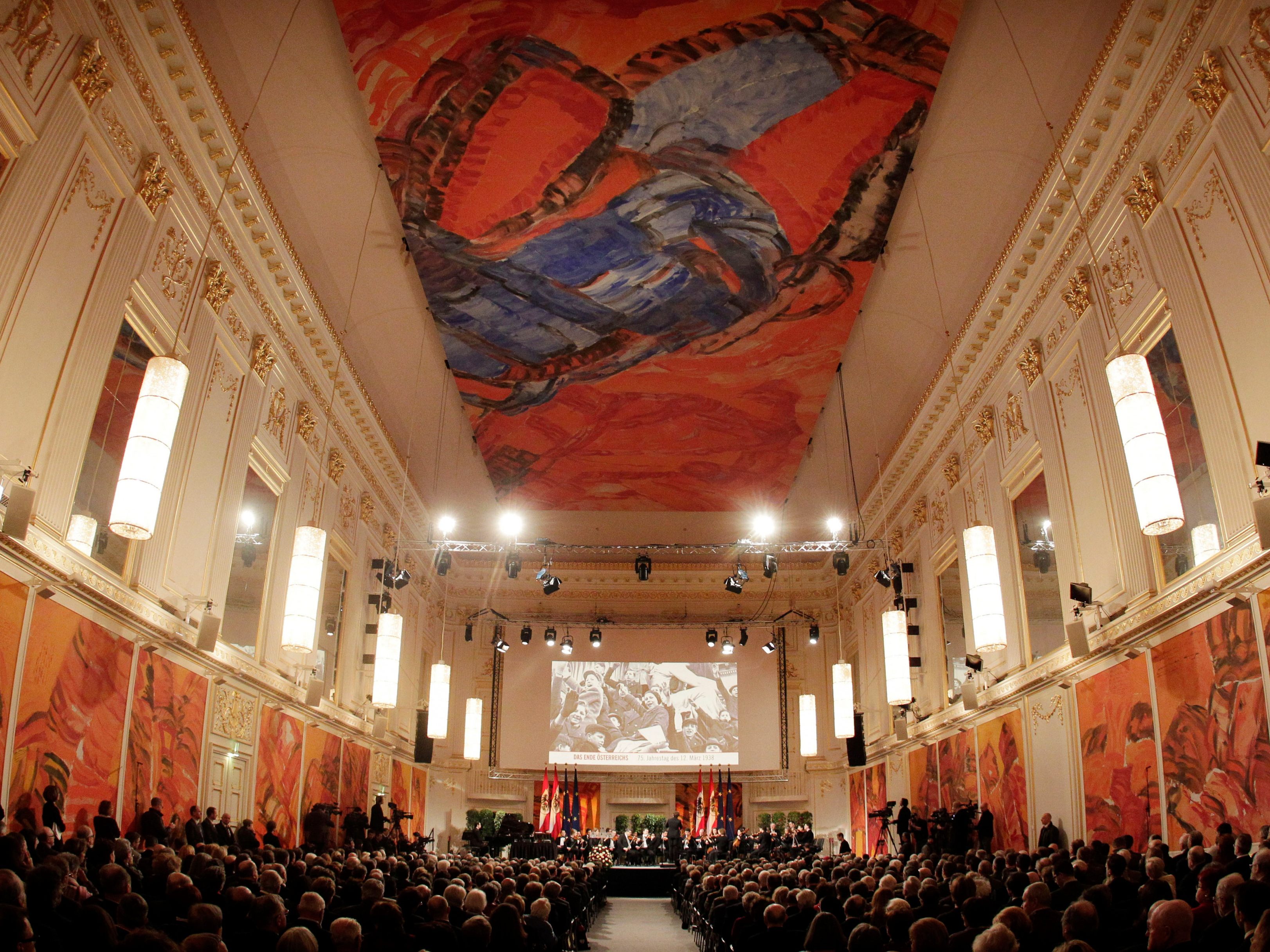 Vor 30 Jahren brannte der Redoutensaal in der Wiener Hofburg. Vor 30 Jahren brannte der Redoutensaal in der Wiener Hofburg.