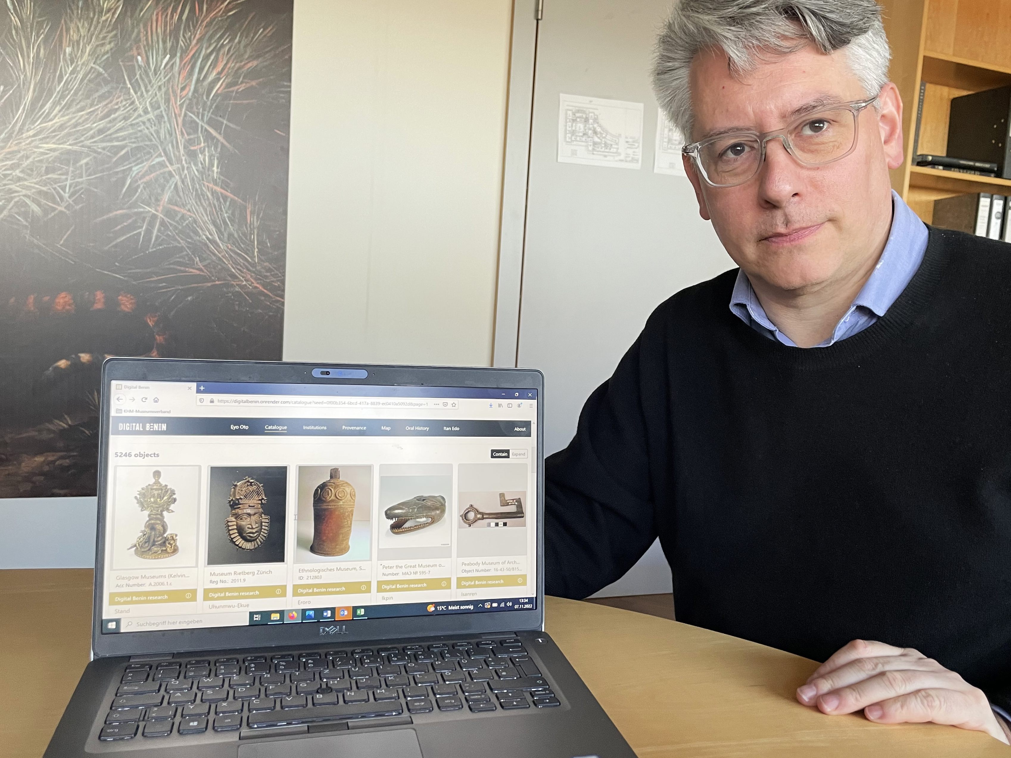 Jonathan Fine präsentiert die neue Digital Benin Plattform.