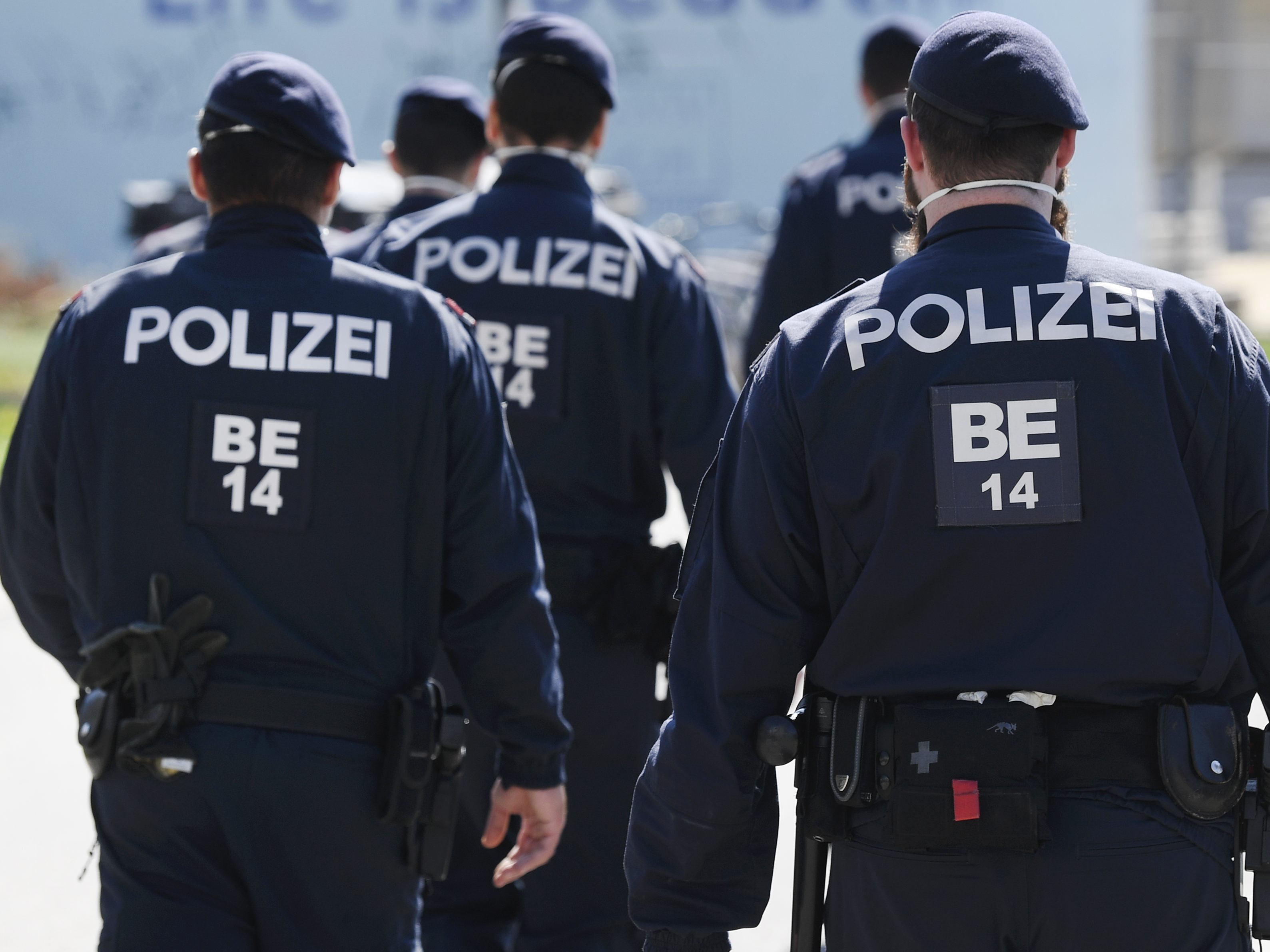Die Wiener Polizei konnte nach einem Bauchstich am Wiener Donaukanal einen Verdächtigen verhaften. Die Wiener Polizei konnte nach einem Bauchstich am Wiener Donaukanal einen Verdächtigen verhaften.