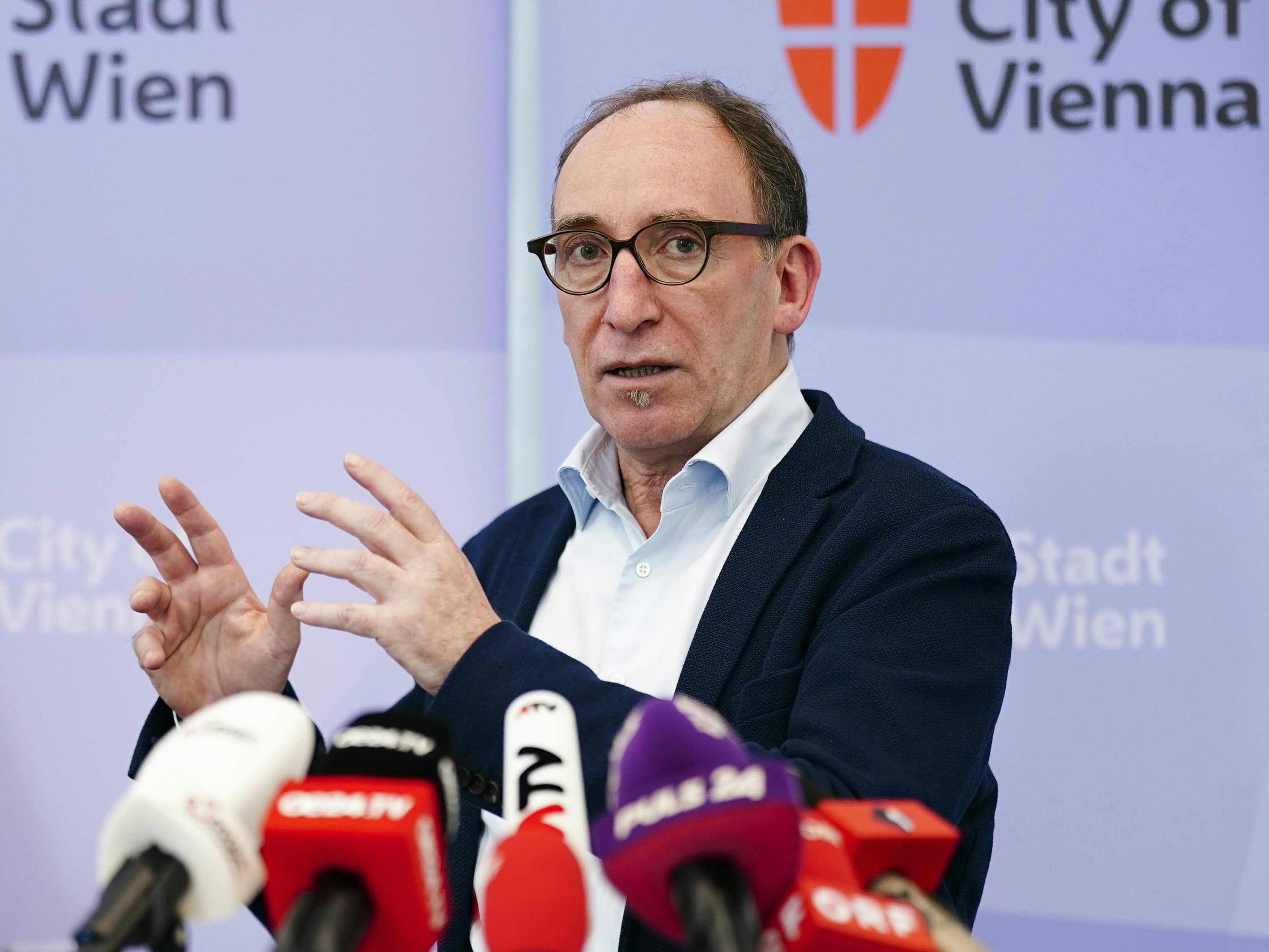 Gesundheitsminister Johannes Rauch stellte den Pflegebonus in Aussicht.