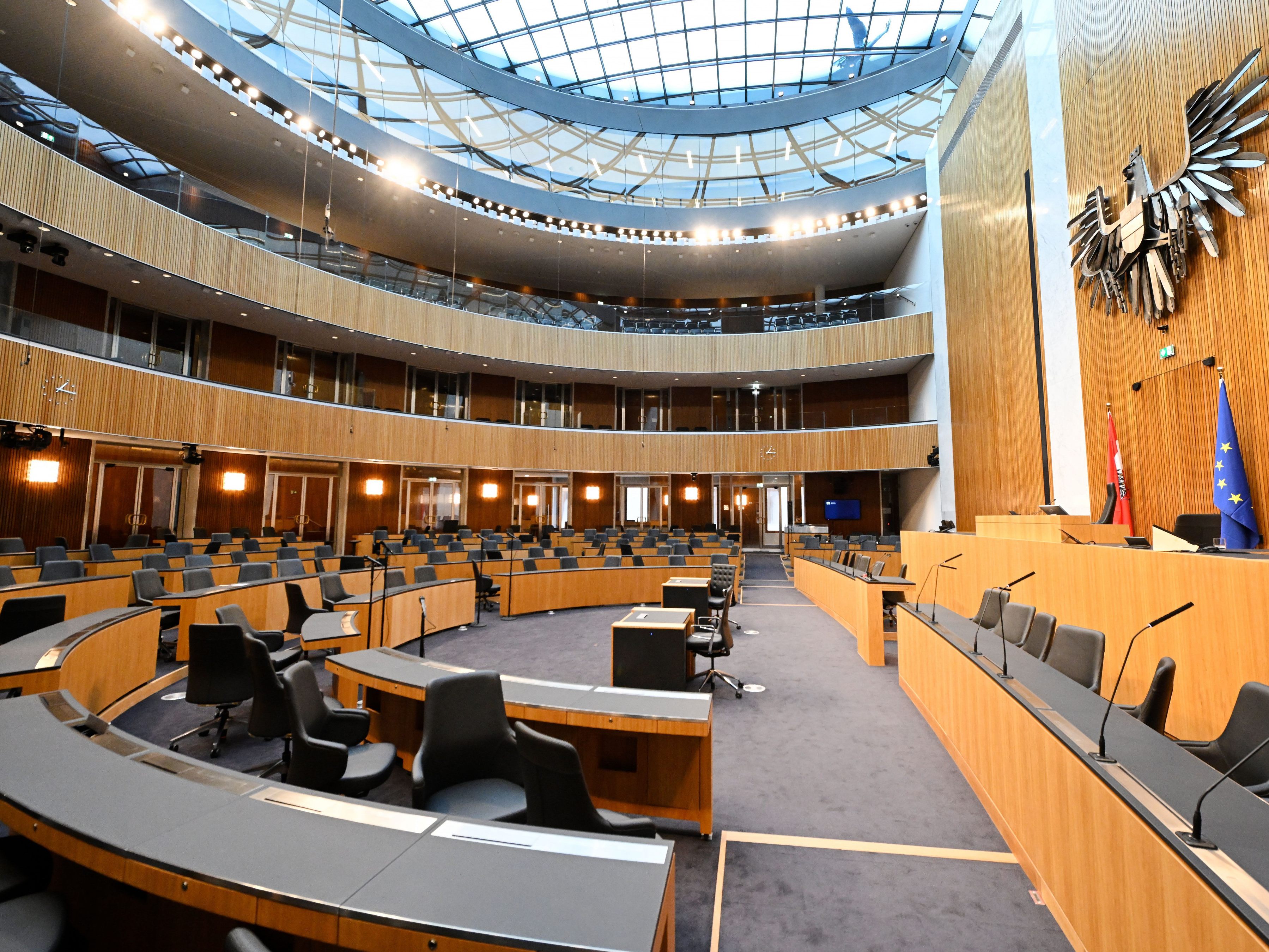 Aufstehen und Sitzenbleiben auch im neuen Parlamentsgebäude VOL.AT