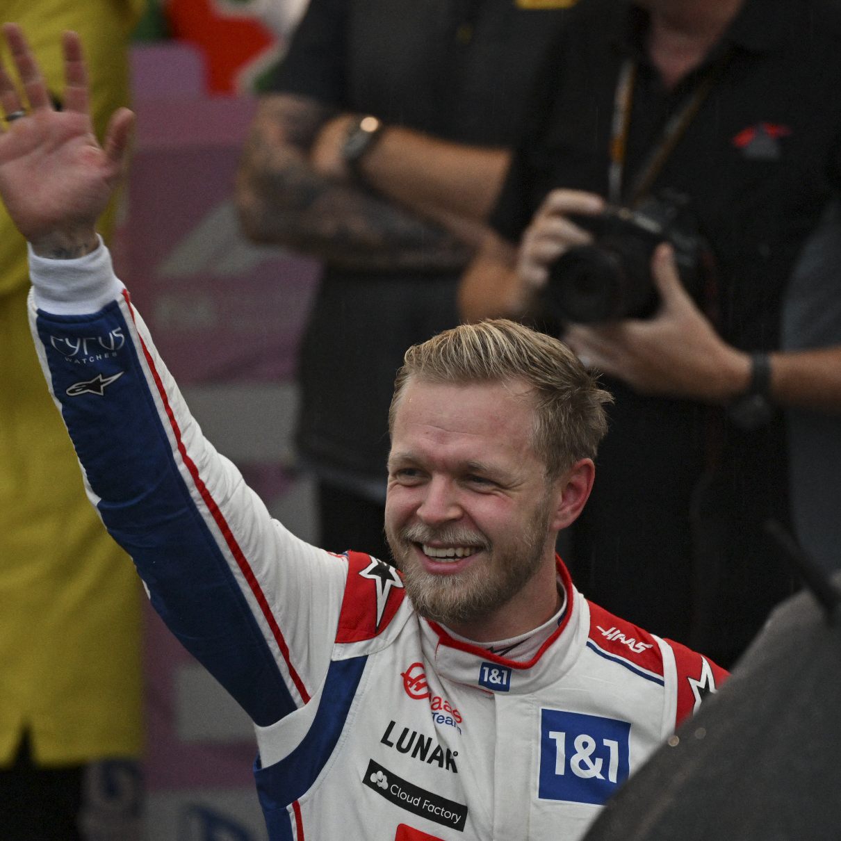 Kevin Magnussen geht in Sao Paulo überraschend von der Pole Position ins Rennen.