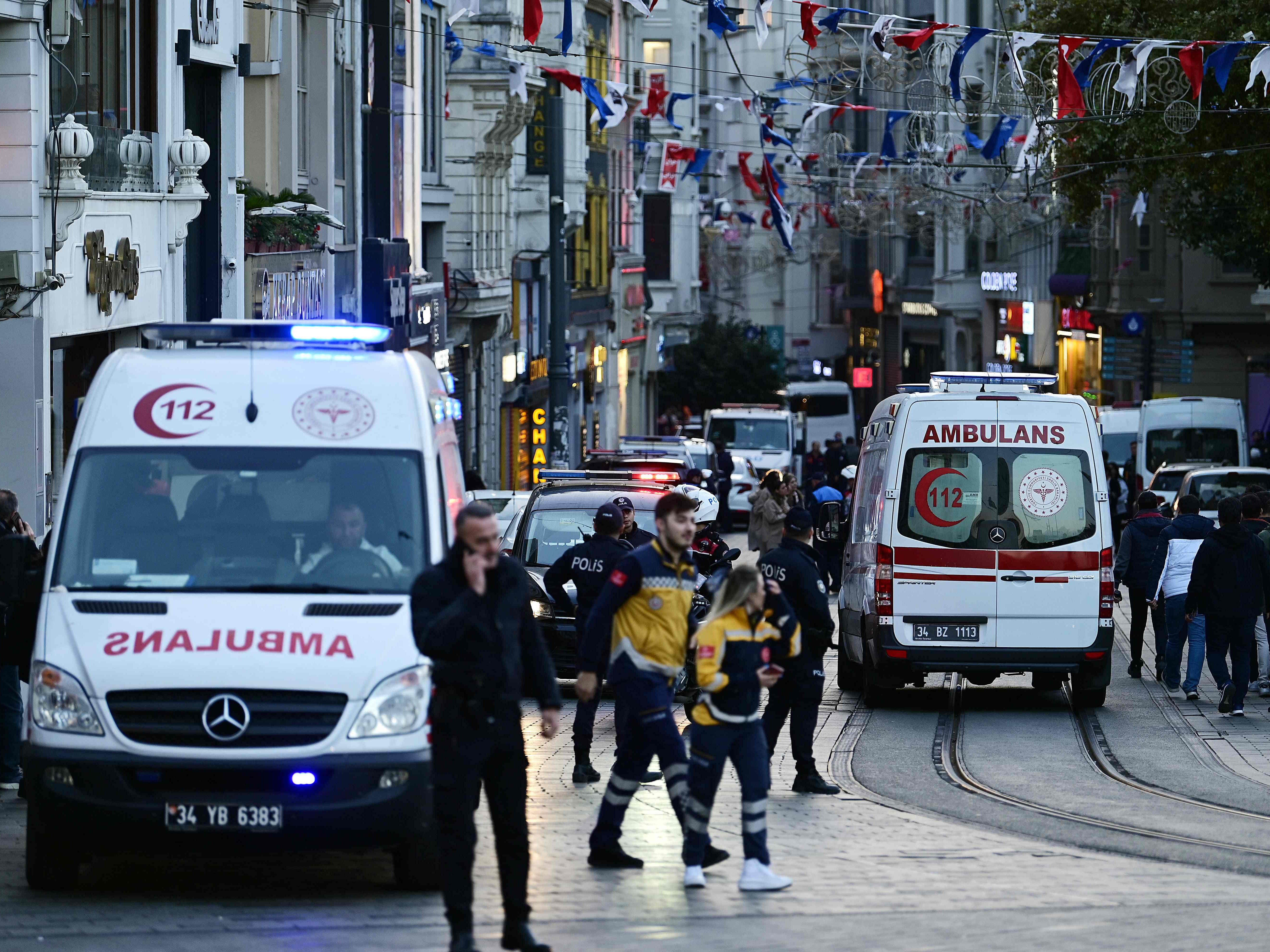 Bei einer Explosion in Istanbul wurden mehrere Personen getötet. Bei einer Explosion in Istanbul wurden mehrere Personen getötet.