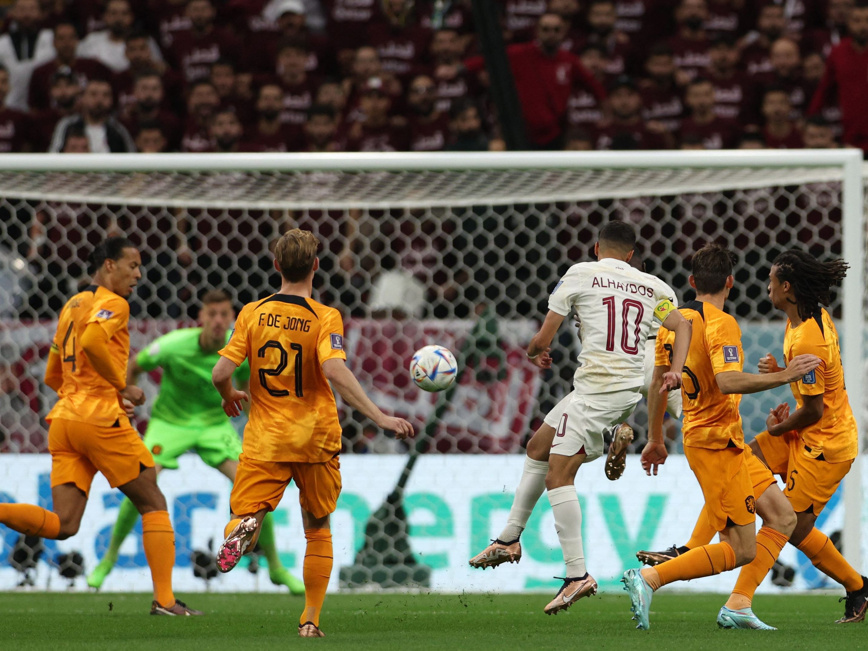 Niederlande siegte mit einem 2:0 gegen Katar. Niederlande siegte mit einem 2:0 gegen Katar.