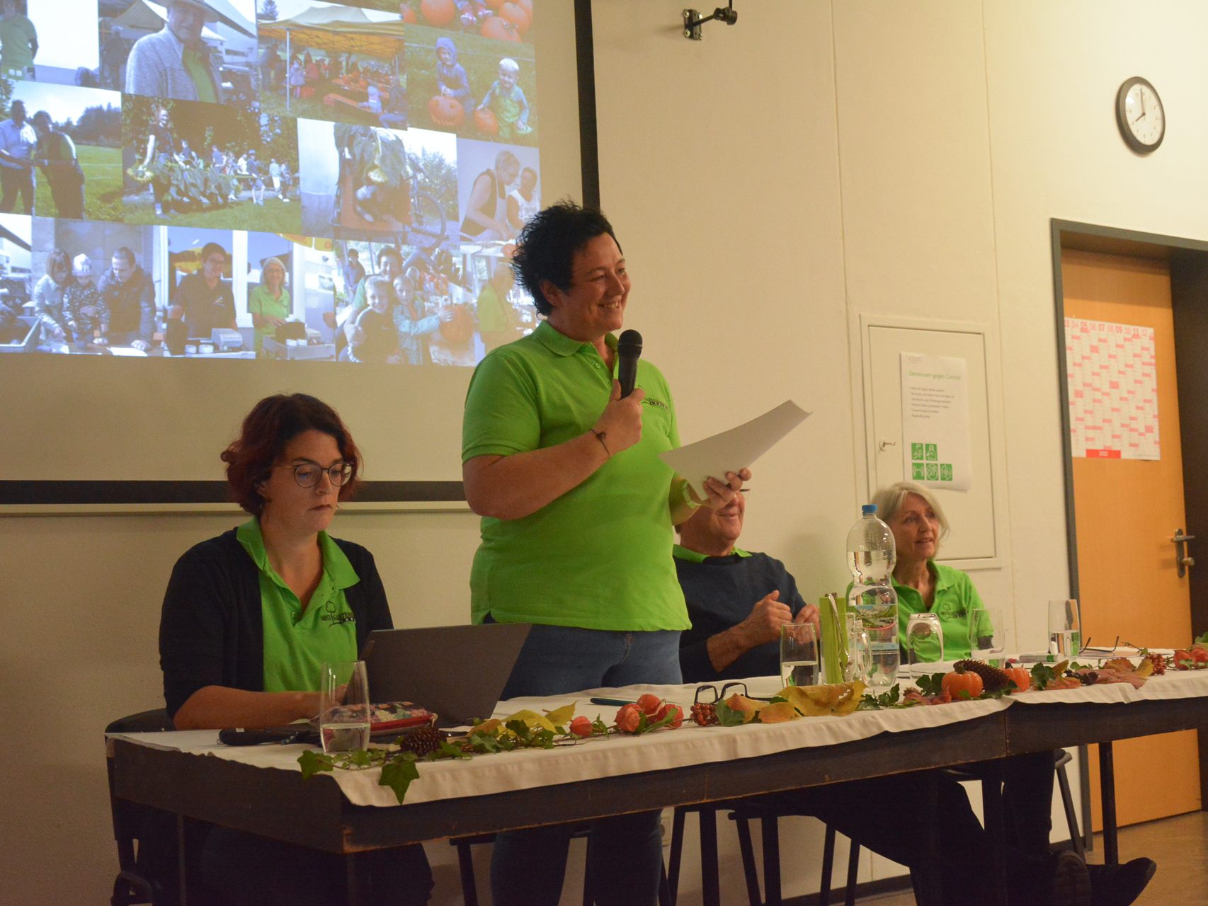 Obfrau Cornelia Maier (stehend) konnte auf ein erfolgreiches Jahr zurück blicken.