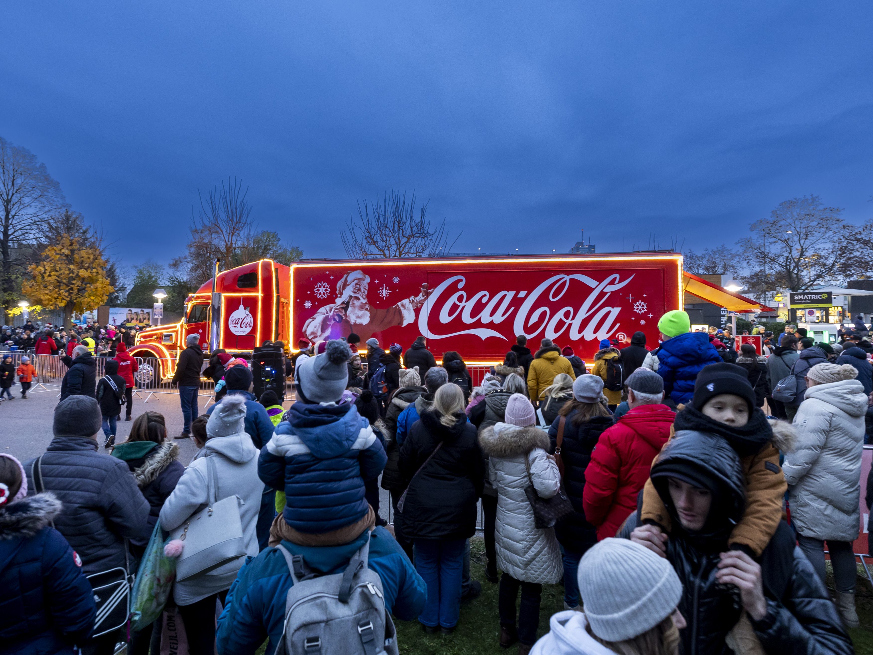 Der Stopp des Coca-Cola Weihnachtstrucks war ein voller Erfolg. Der Stopp des Coca-Cola Weihnachtstrucks war ein voller Erfolg.