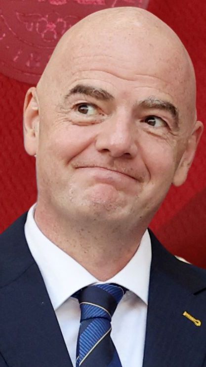 Der FIFA-Chef soll den Verbänden massiv gedroht haben.