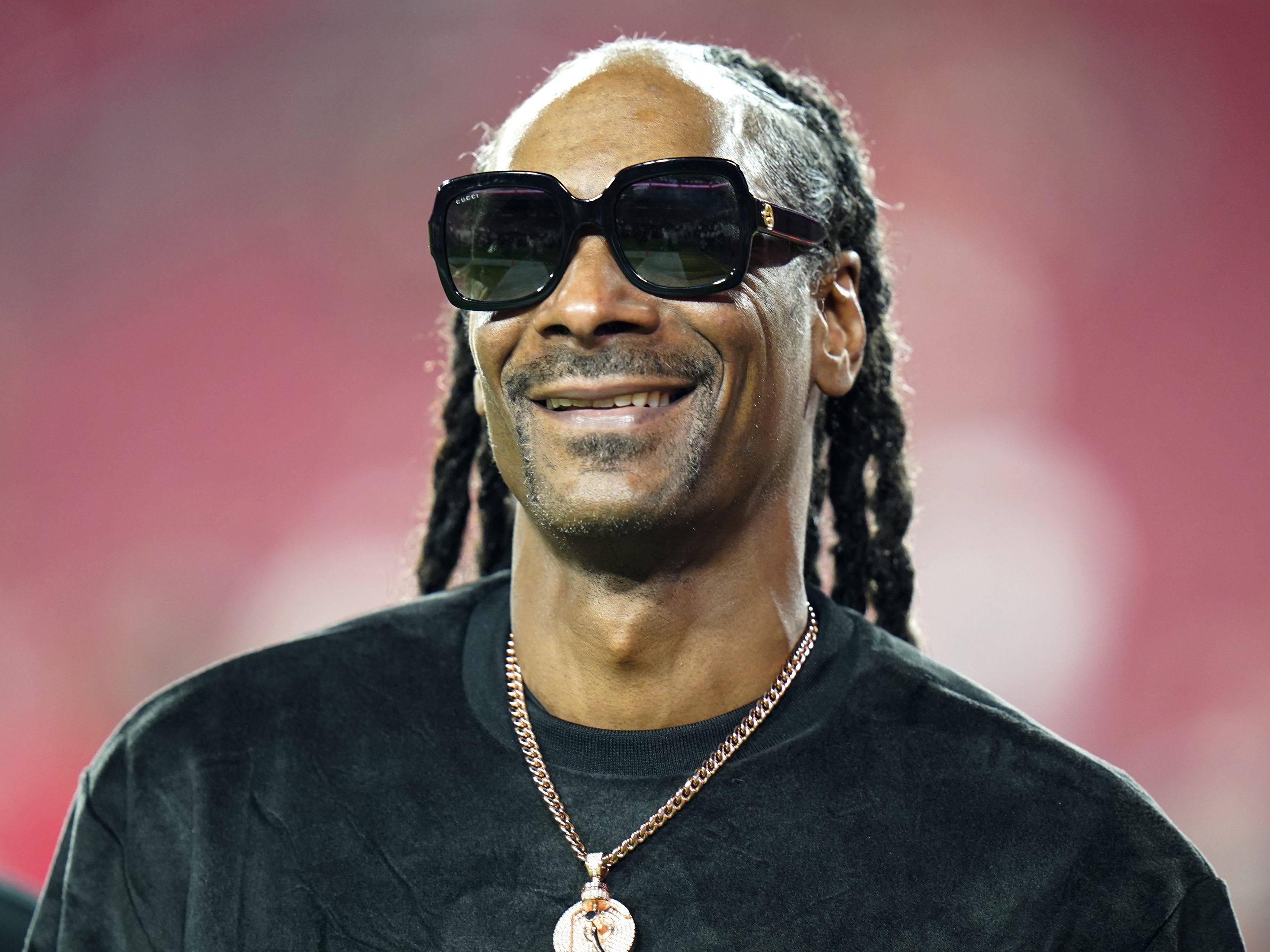Snoop Dogg hat schon selbst in Filmen mitgespielt. Snoop Dogg hat schon selbst in Filmen mitgespielt.