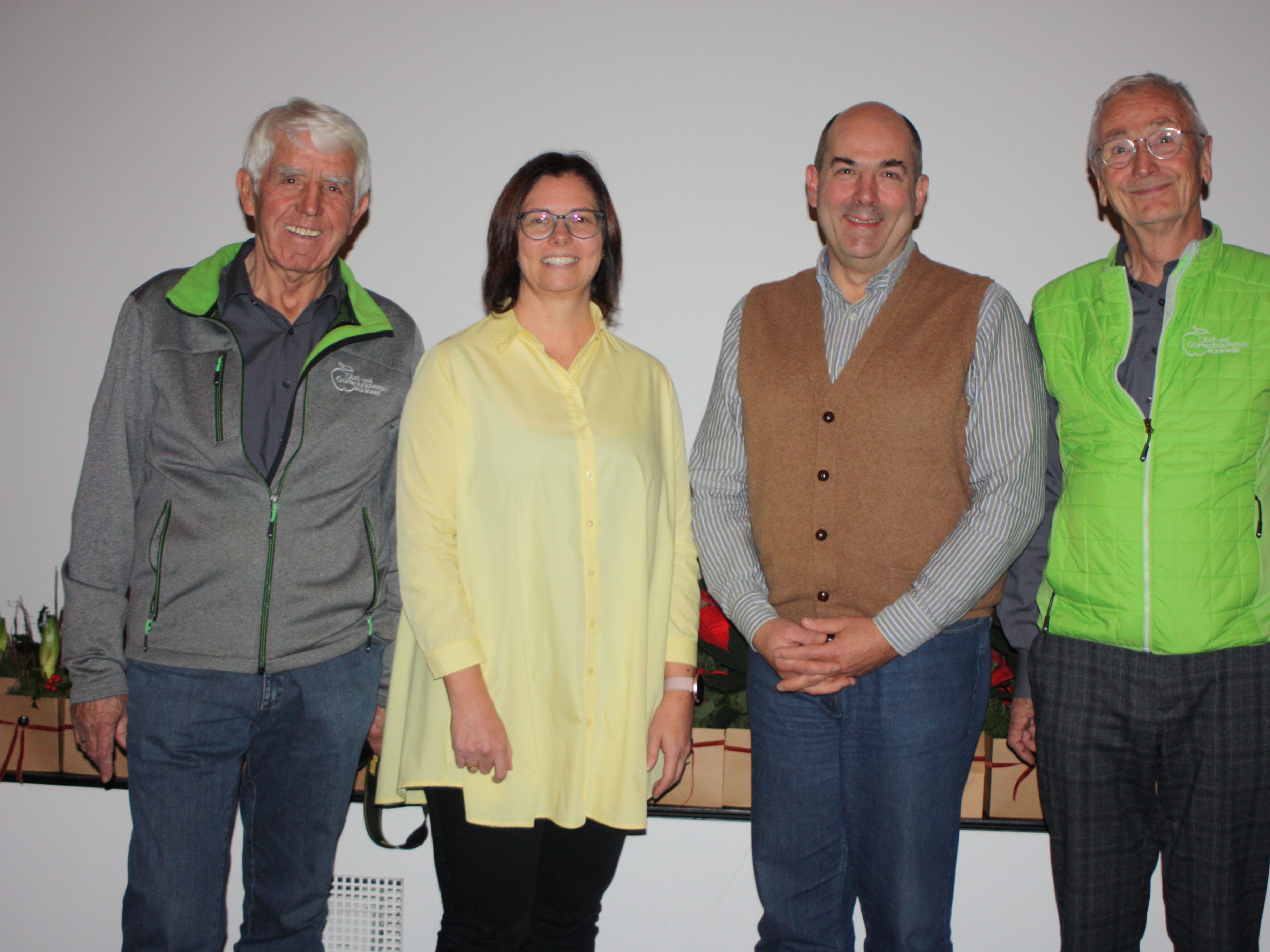 Rankweil Bürgermeisterin Katharina Wöss-Krall, Gärtnermeister Rudi Waibel, Rankweil Gemeinderat Alexander Schwaszta und Obstbauverein Rankweil Obmann Karlheinz Fritsche dankten den Rankler Hobby-Gärtnern.