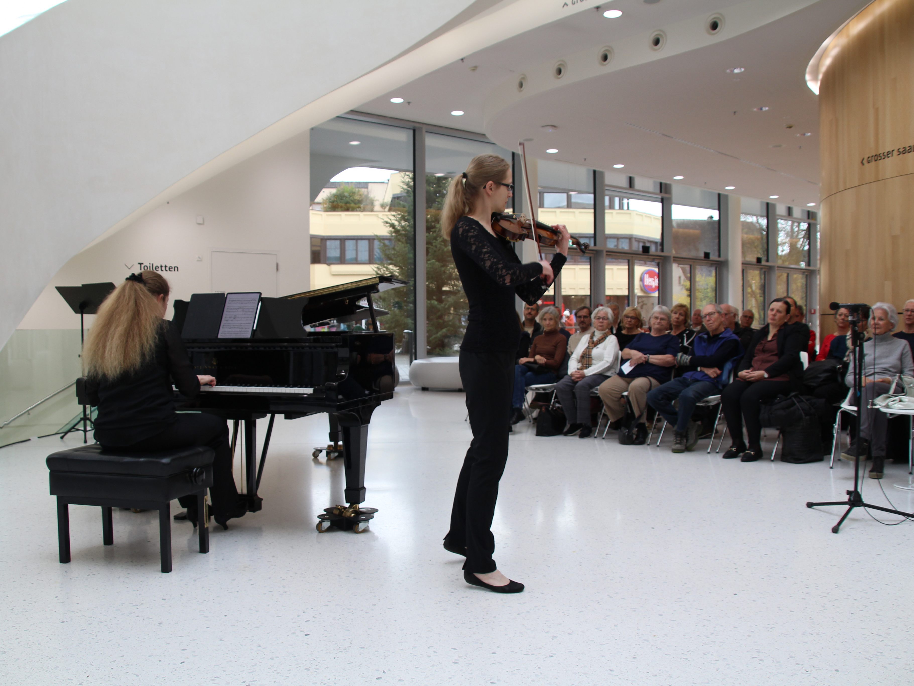 Konzert am Mittag mit der Violinklasse Rudens Turku