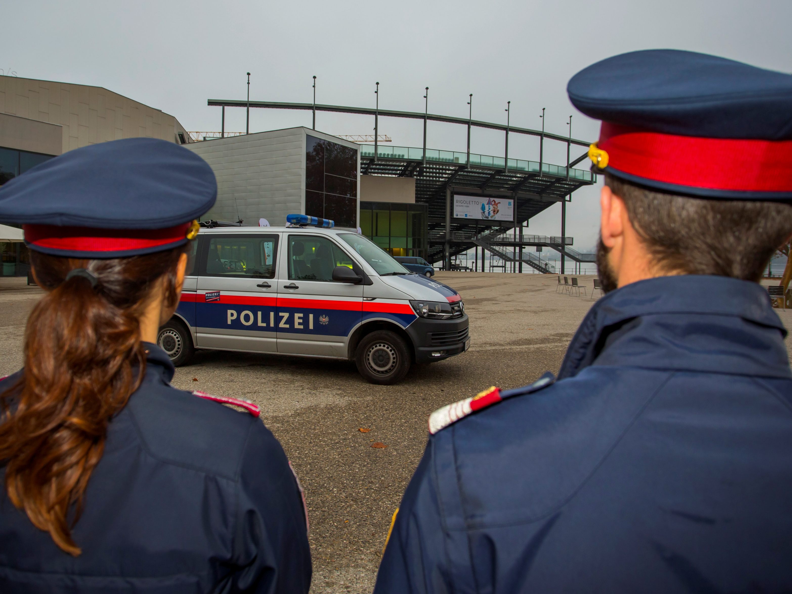 Die Polizei sucht nach Zeugen der beiden Vorfälle. Die Polizei sucht nach Zeugen der beiden Vorfälle.