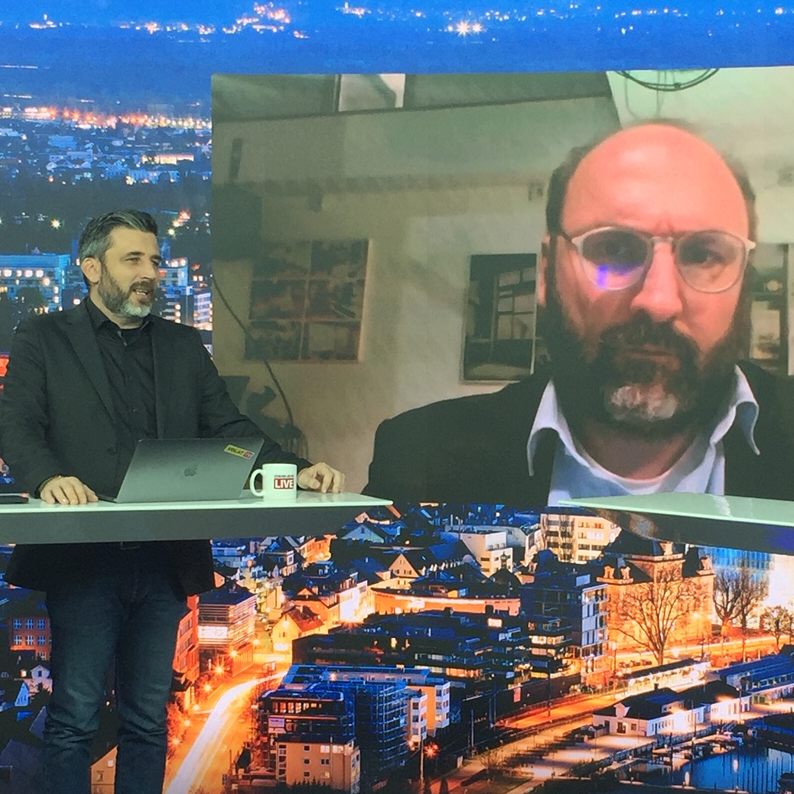 Pascal Pletsch im Gespräch mit Simulationsforscher Niki Popper.