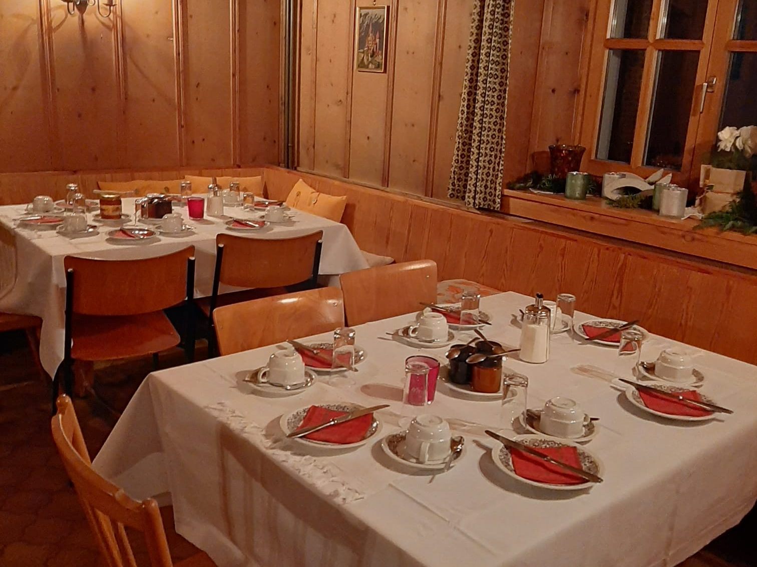 Der Tisch fürs Frühstück nach der Rorate