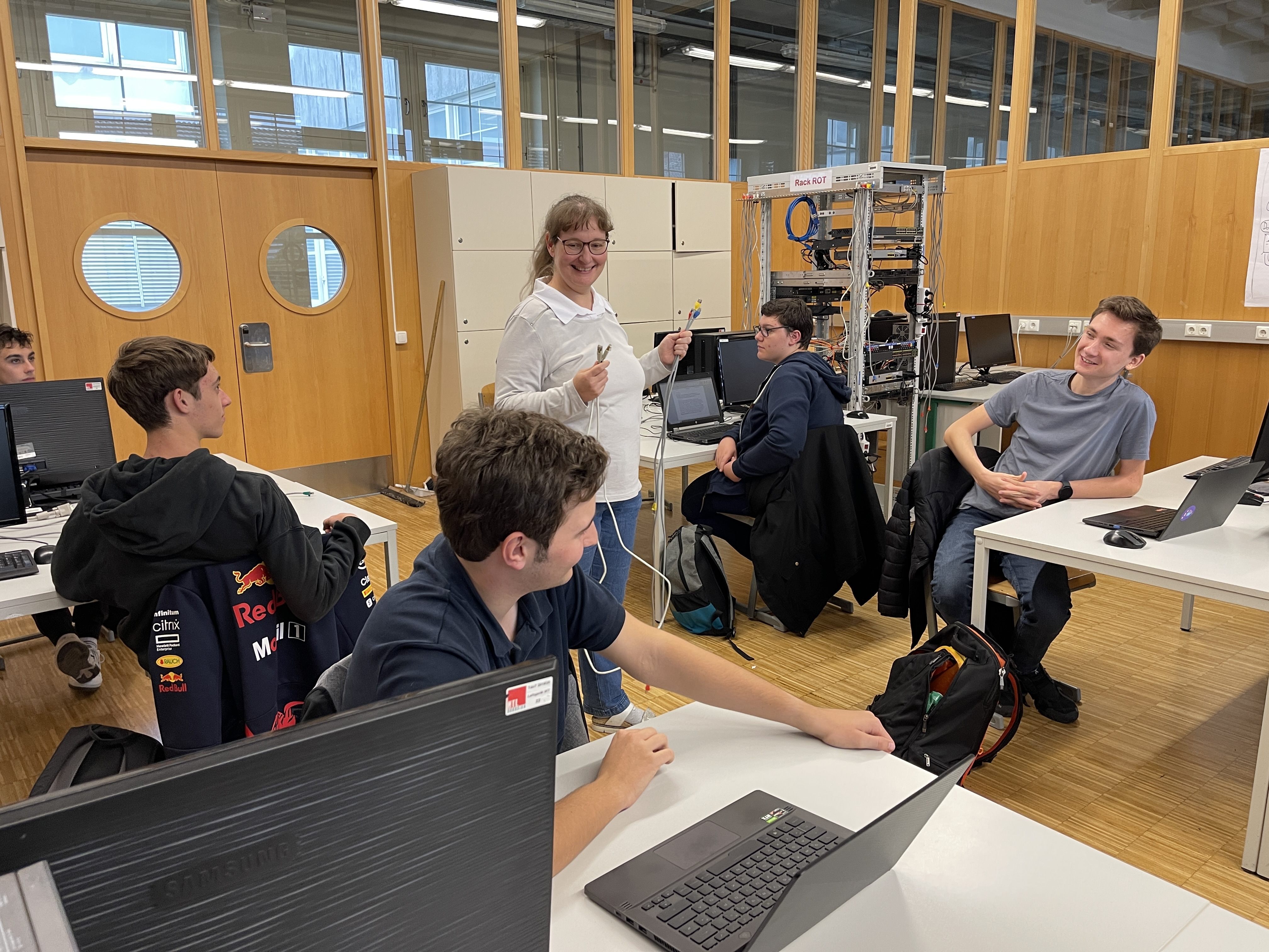 Vom 25. bis 26. November erhält man beim Tag der offenen Tür wieder spannende Einblicke in die Ausbildungszweige an der HTL Dornbirn.