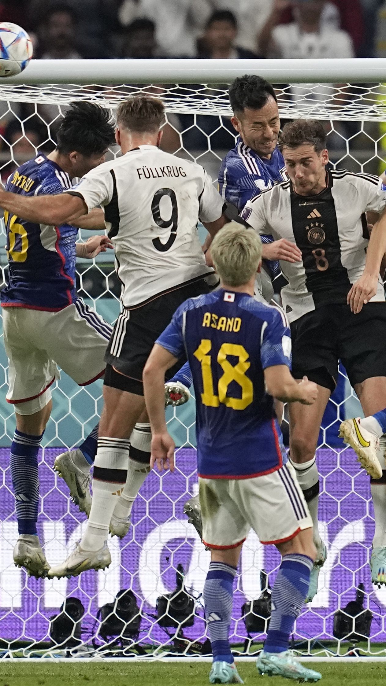 Japaner drehten Spiel in der Schlussphase - Doan und Asano als Matchwinner