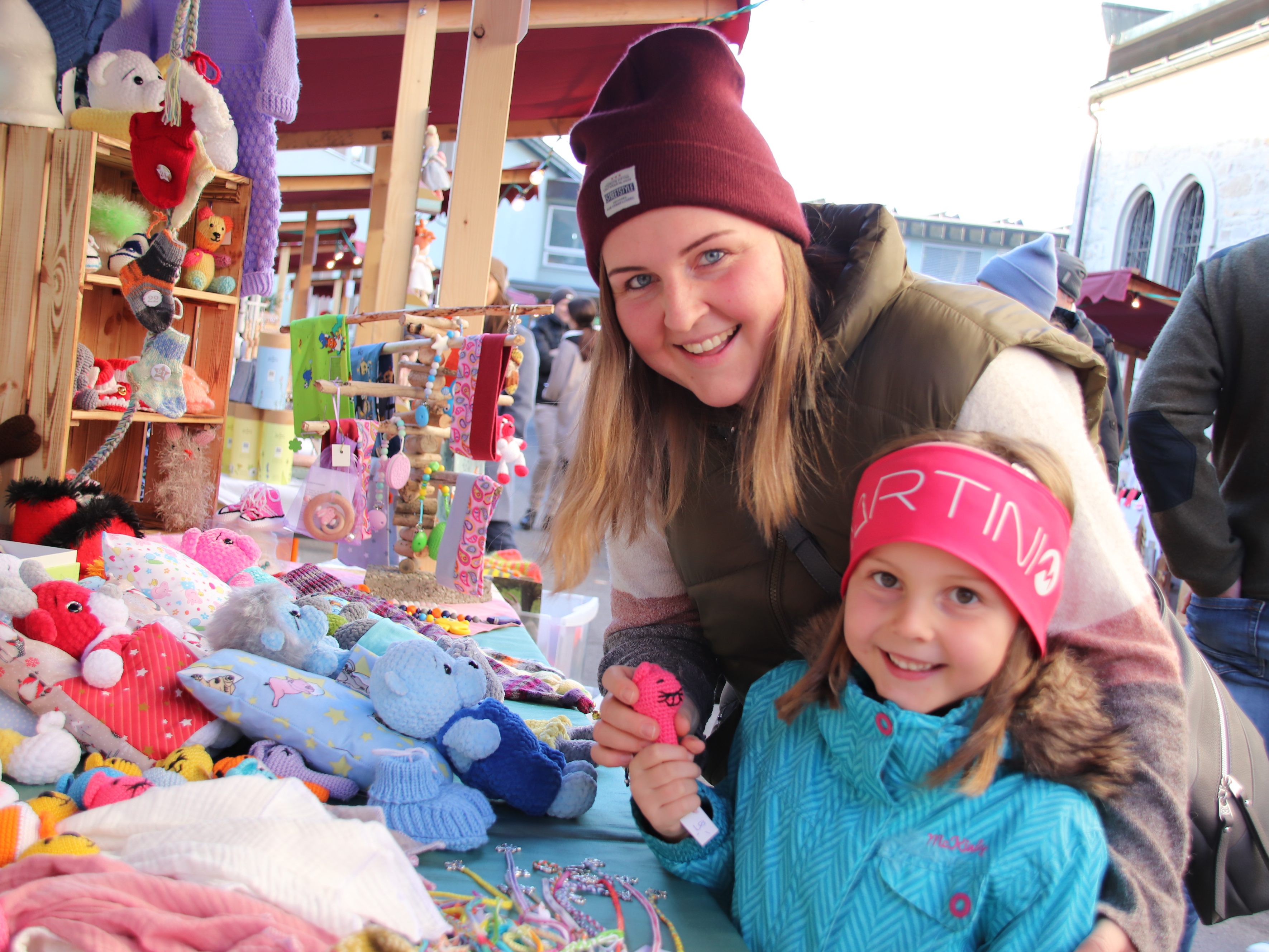 Luisa war mit Mama Linda am Stöbern. Luisa war mit Mama Linda am Stöbern.