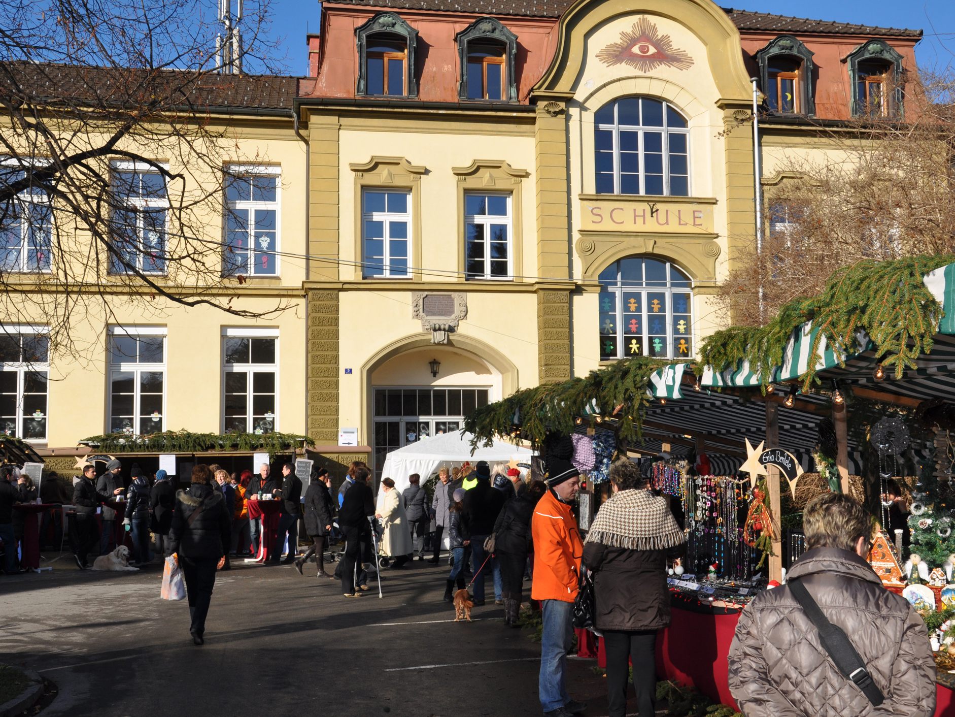 Der Adventzauber geht am 3. Dezember im alten Schulhof über die Bühne.