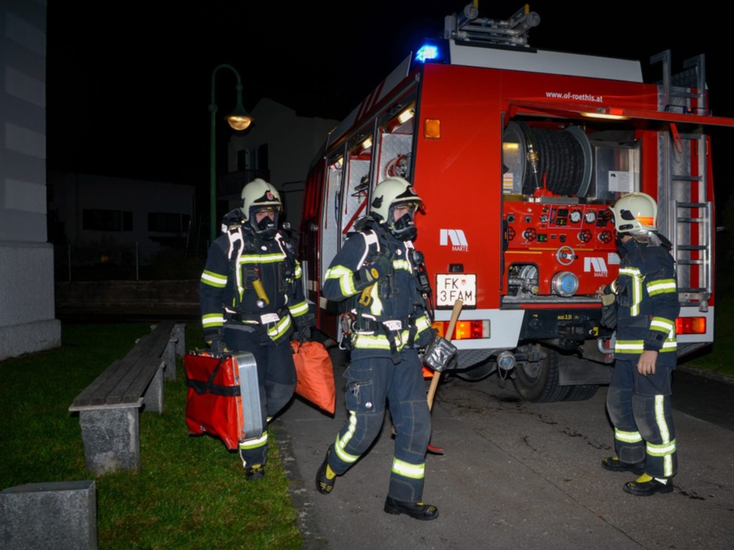 Die Röthner Feuerwehrleute zeigten bei der Herbst-Abschlussübung ihr ganzes Können