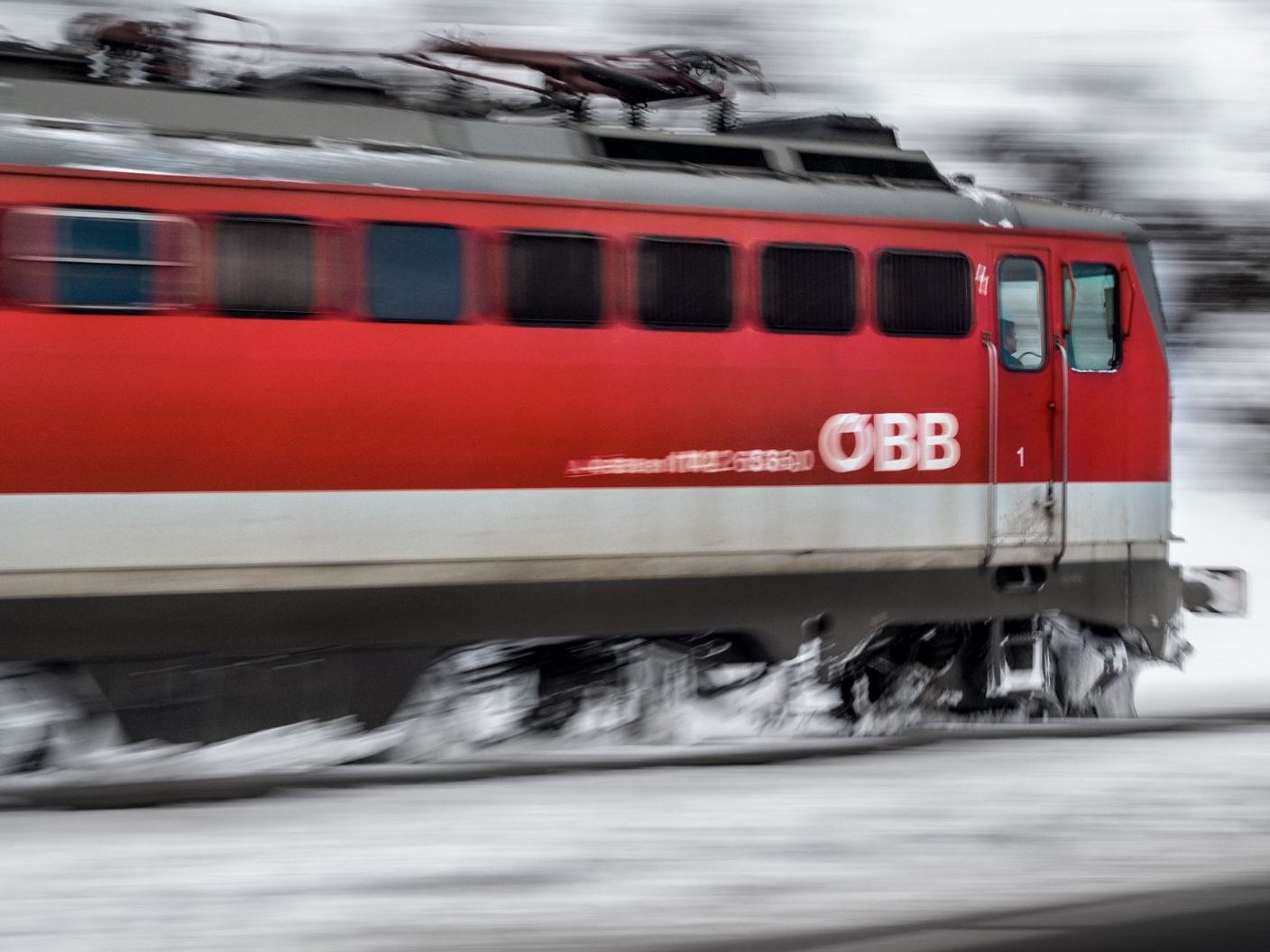 St. Galler Regierungsrat Beat Tinner und Mobilitätslandesrat Daniel Zadra wollen grenzüberschreitenden Pendlerverkehr auf die Schiene bringen.