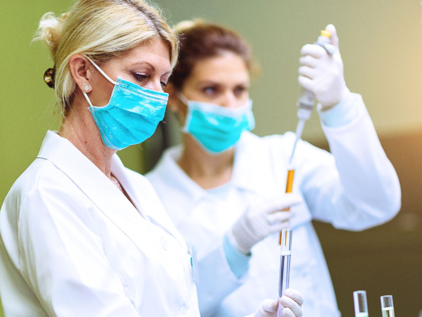 "Women in Science"-Stipendien für vier Nachwuchsforscherinnen. "Women in Science"-Stipendien für vier Nachwuchsforscherinnen.