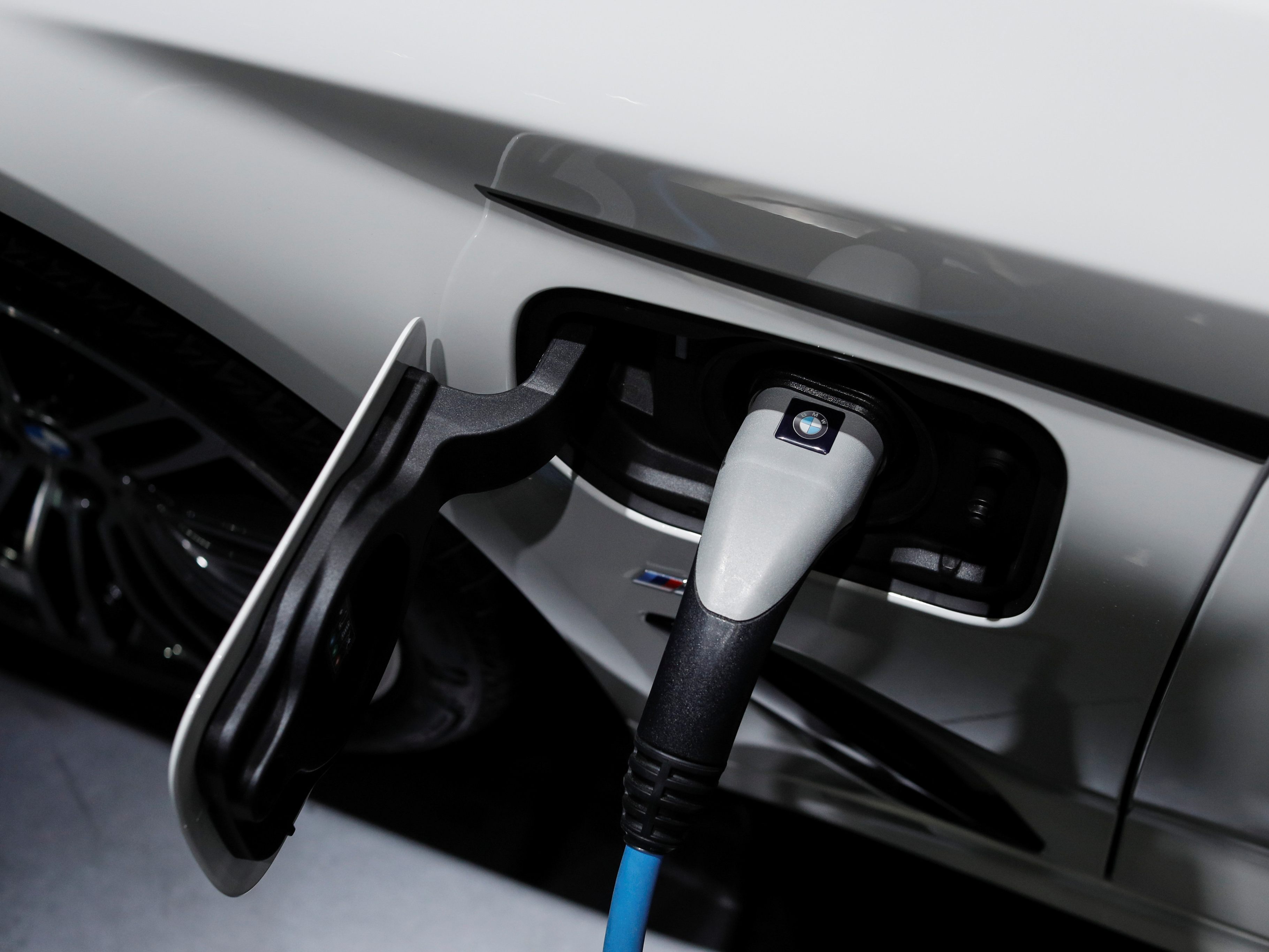 Strengere Regeln für Plug-In Hybrid-Förderung.