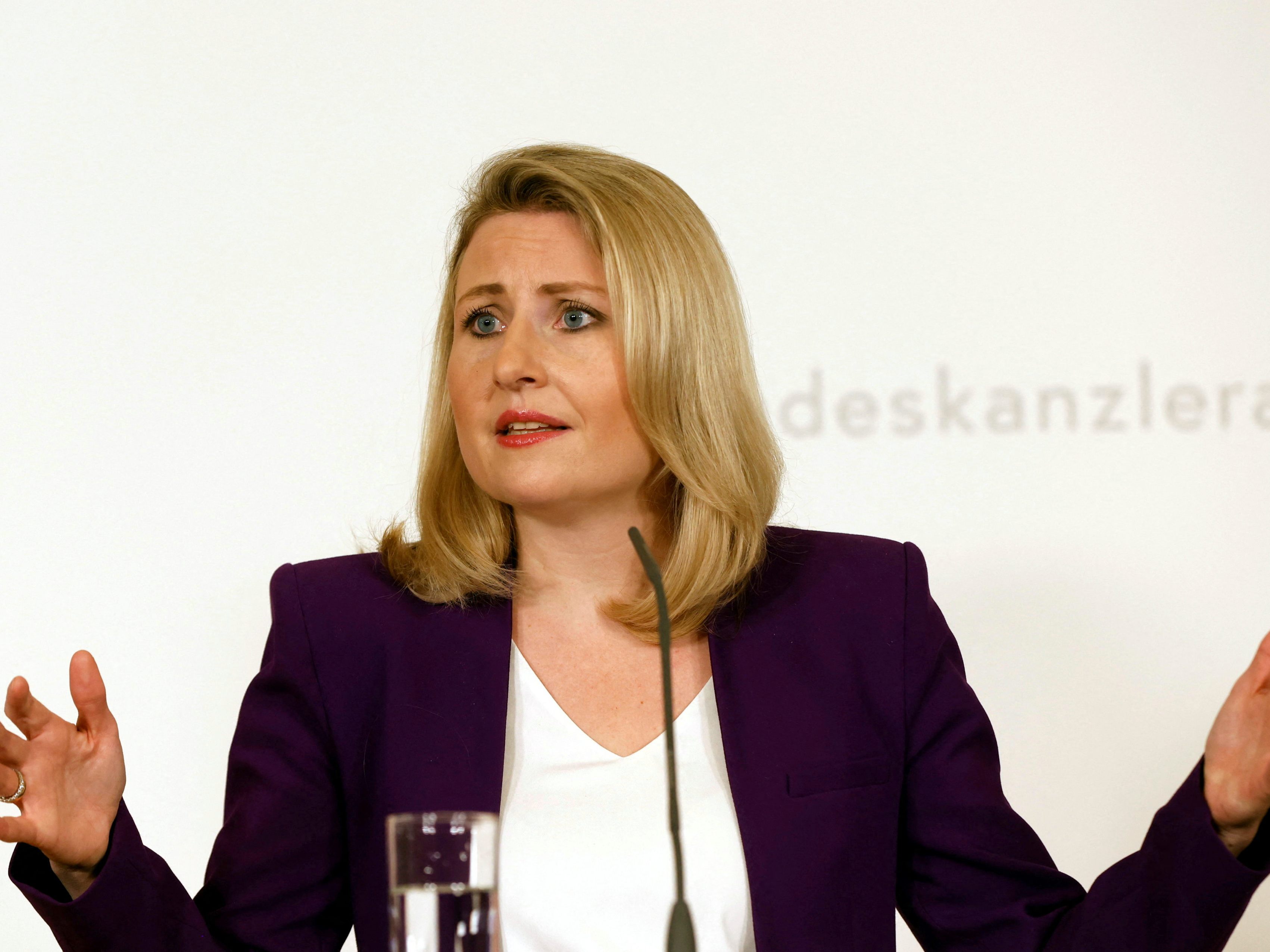 Frauenministerin Susanne Raab argumentiert für ein automatisches Pensionssplitting.