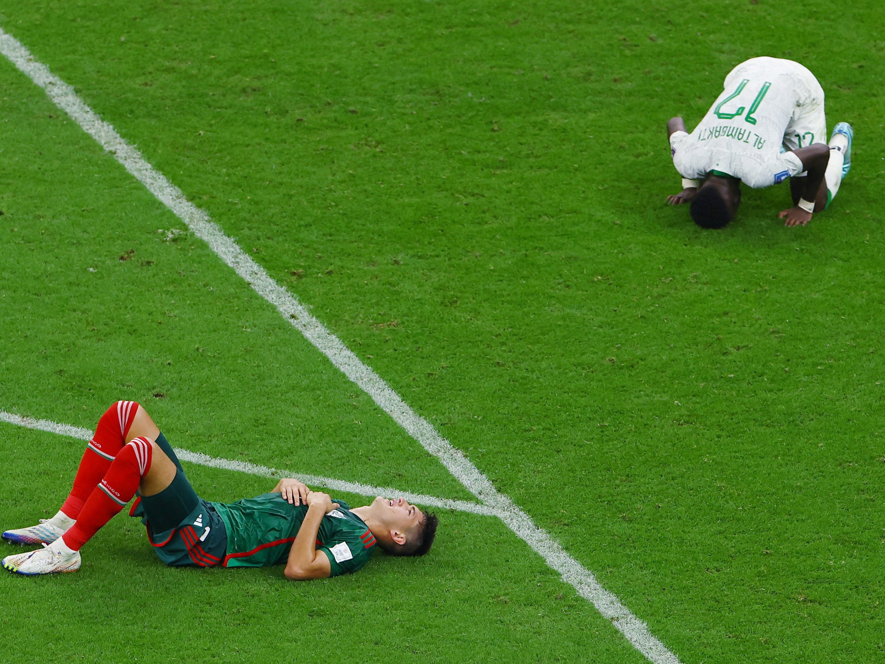 Mexiko siegte gegen Saudi Arabien bei der Fußball-WM in Katar. Mexiko siegte gegen Saudi Arabien bei der Fußball-WM in Katar.