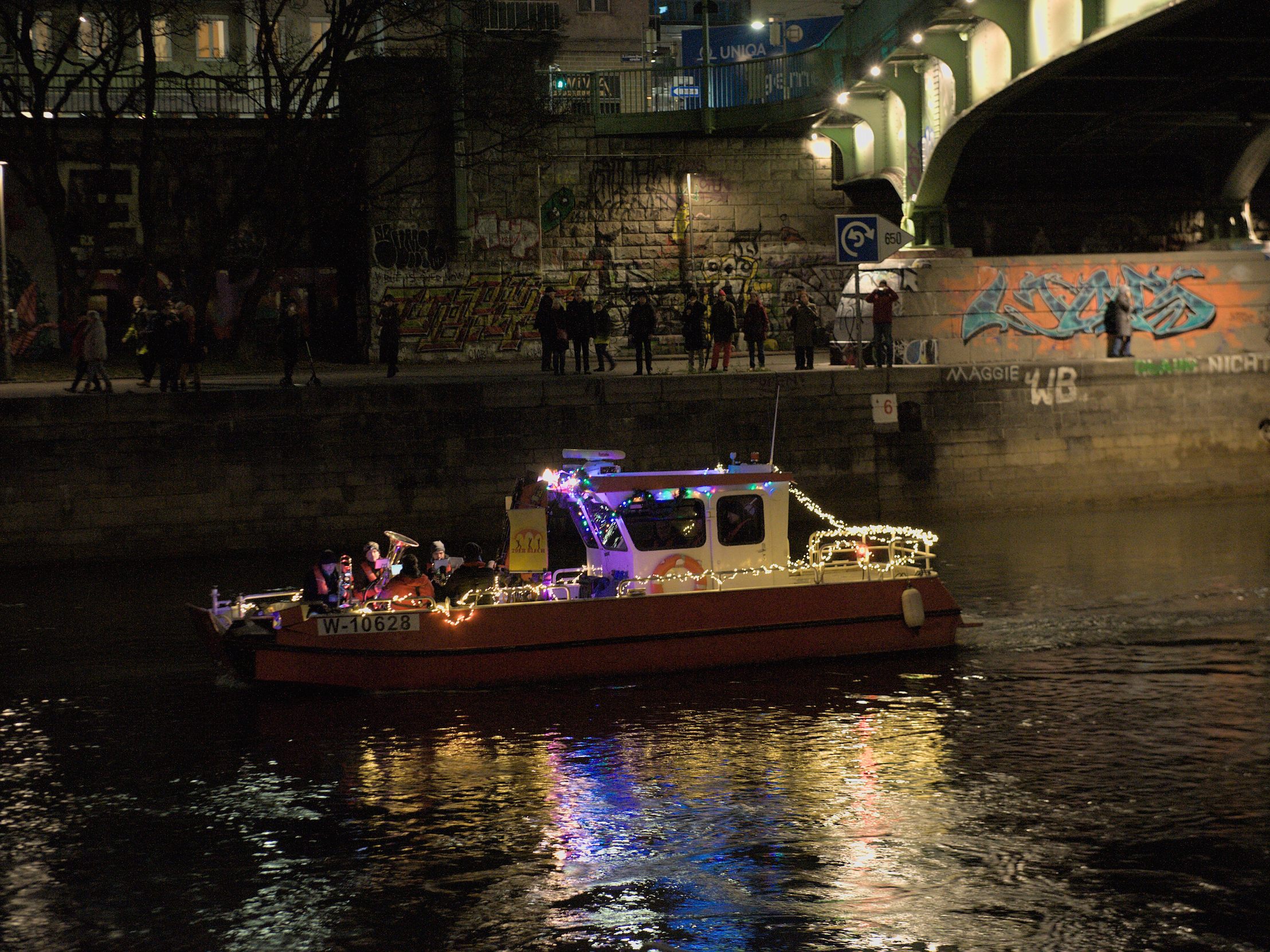 Auch heuer sorgt die Weihnachtswassermusik am Wiener Donaukanal wieder für Stimmung.