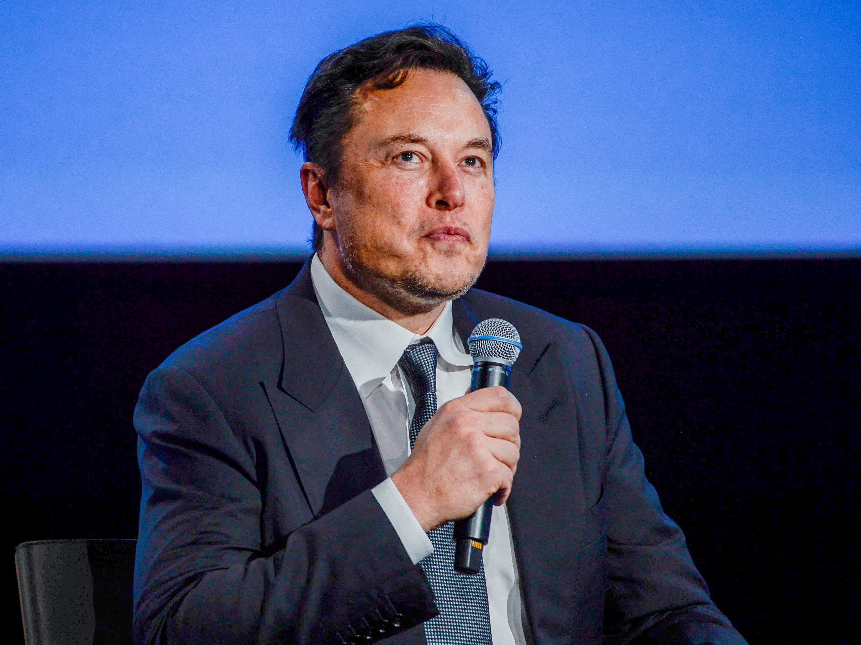 Das EU-Parlament fordert Elon Musk zu Aussage vor Abgeordneten auf. Das EU-Parlament fordert Elon Musk zu Aussage vor Abgeordneten auf.