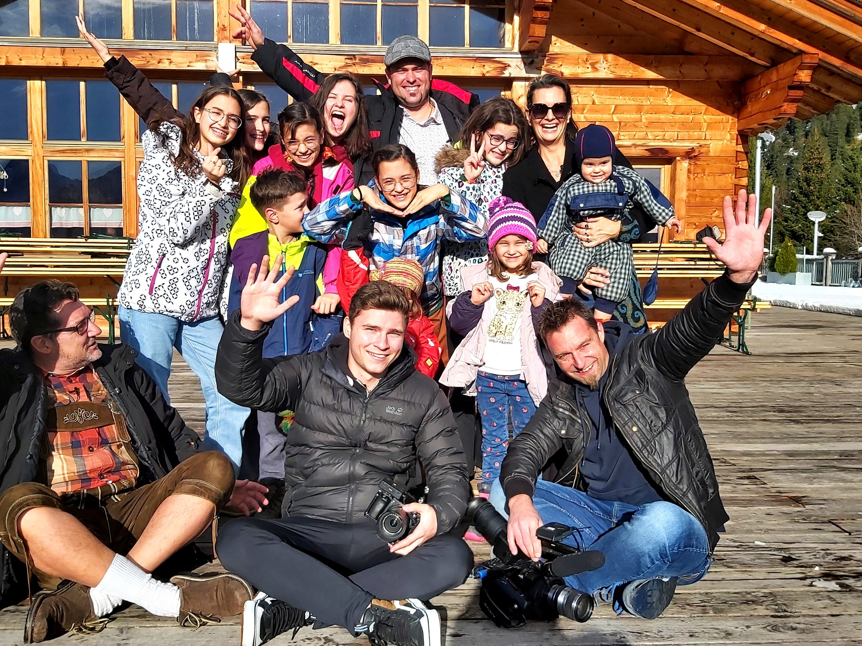 In der 264. Gondelsendung am Muttersberg, ist die Großfamilie Bianco zu Gast bei Andreas Seeburger in der Gondel. In der 264. Gondelsendung am Muttersberg, ist die Großfamilie Bianco zu Gast bei Andreas Seeburger in der Gondel.